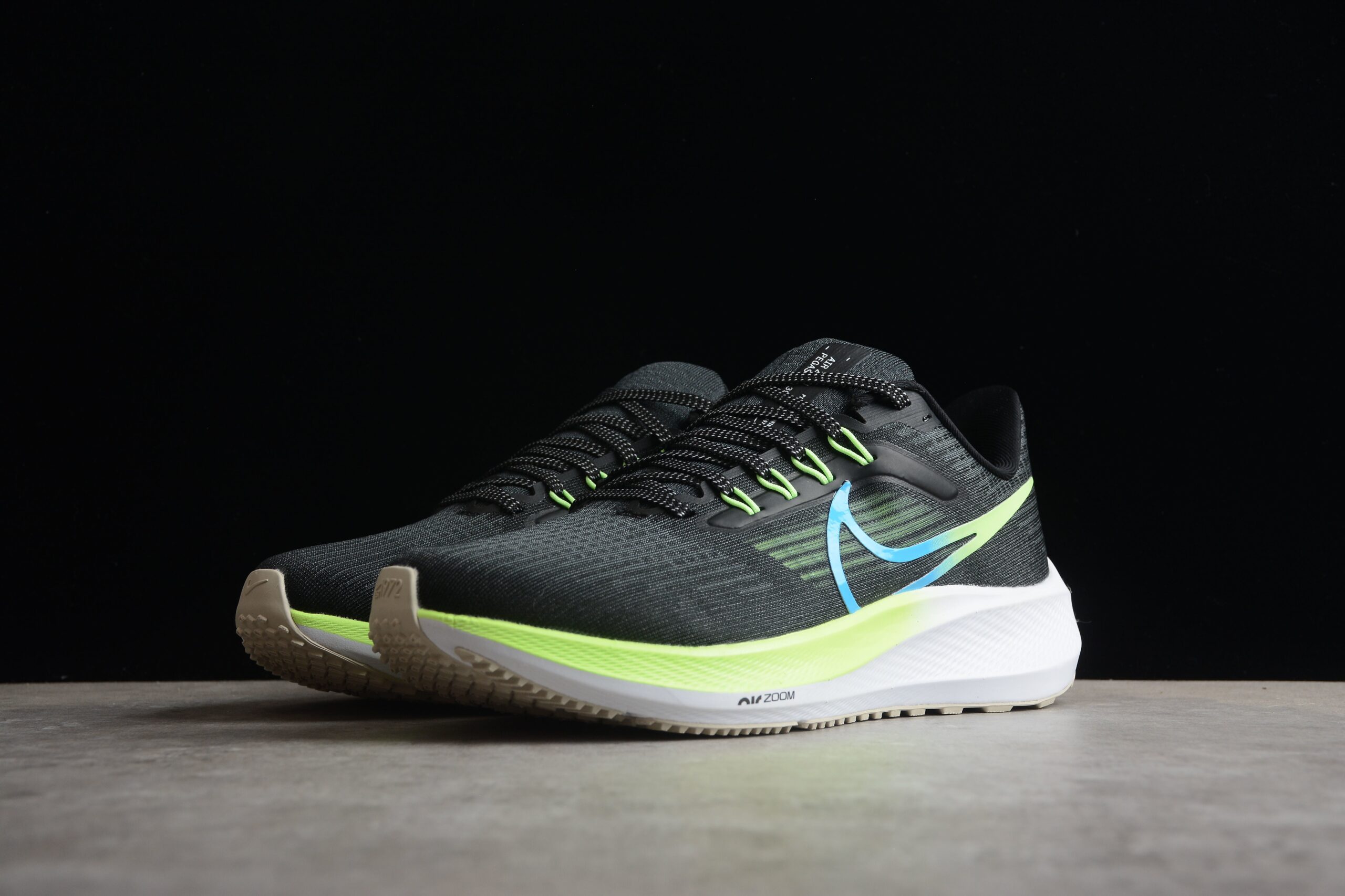 Air Zoom Pegasus 39 Black White University Blue Fluorescent Green Dark Smoke - Image 3