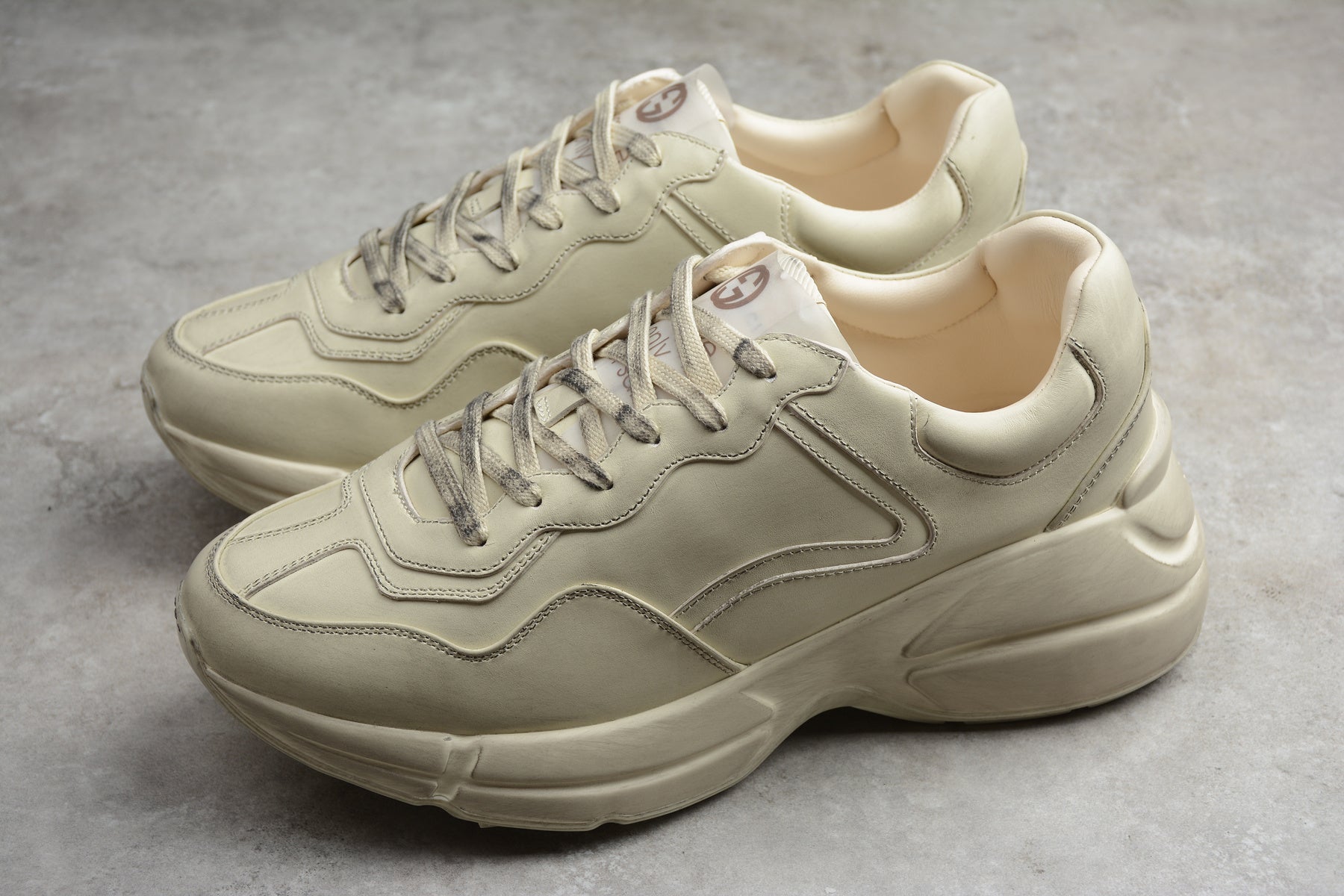 Authentic Gucci Rhyton Men's Distressed Ivory Soft Leather - Image 3