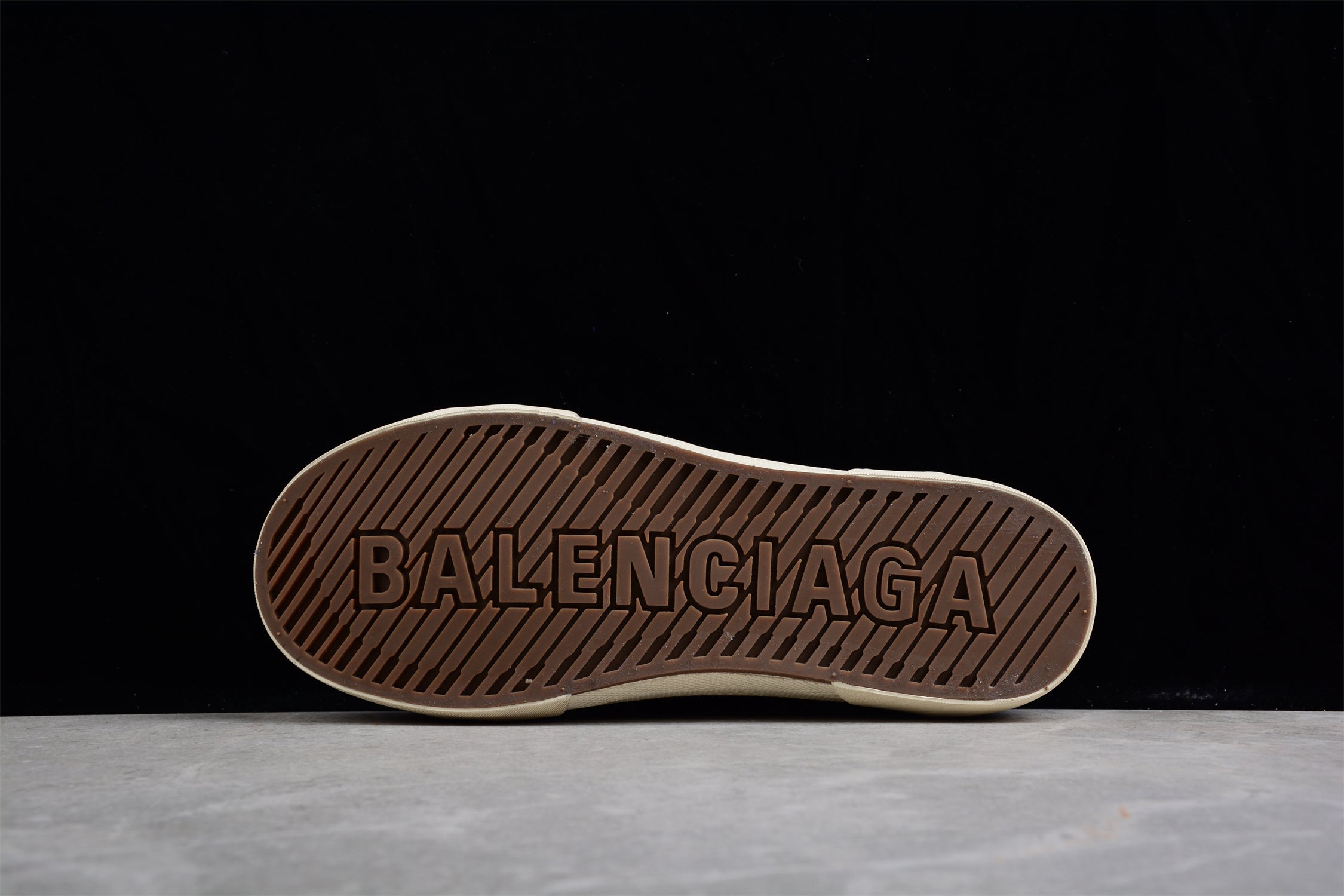 Balenciaga Paris Low Top Sneaker - Image 5