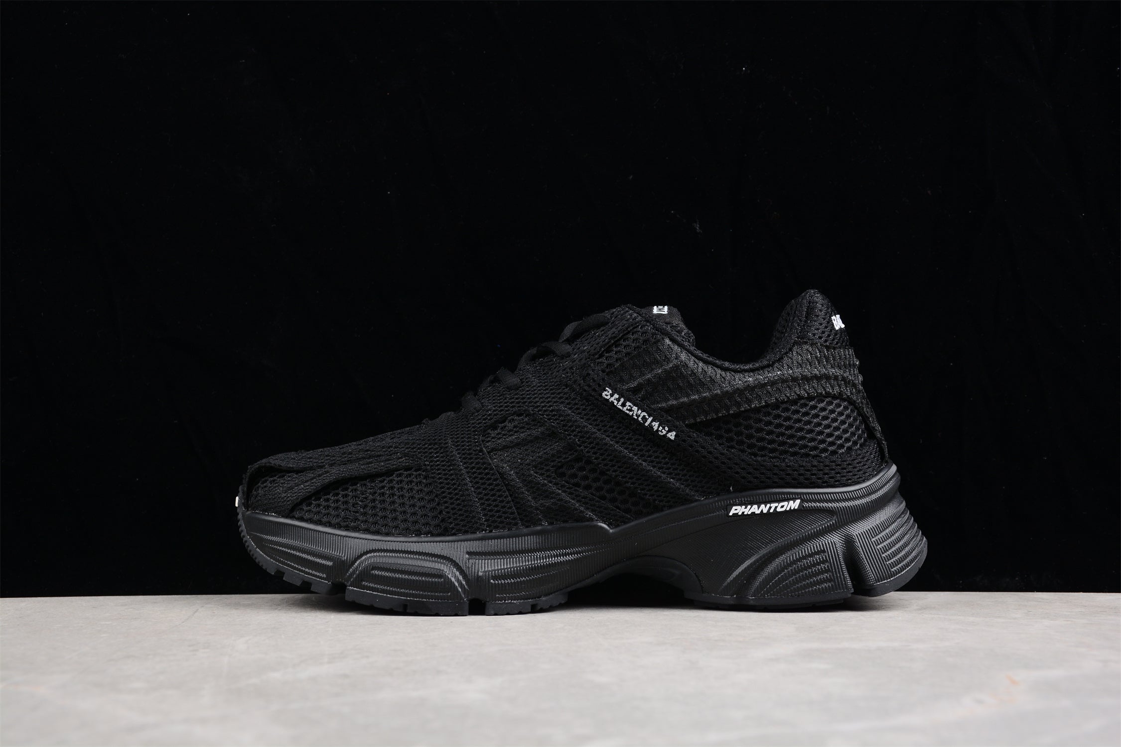 Balenciaga Phantom Sneaker W2E921000 - Image 2