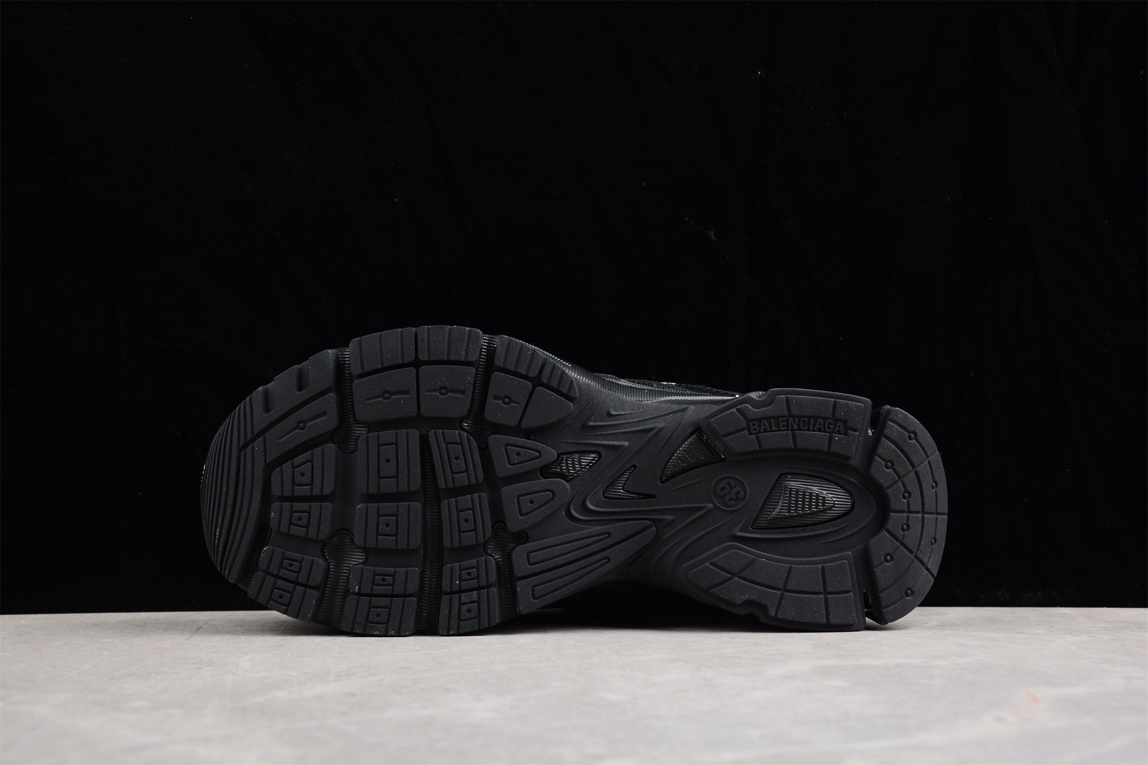 Balenciaga Phantom Sneaker W2E921000 - Image 5