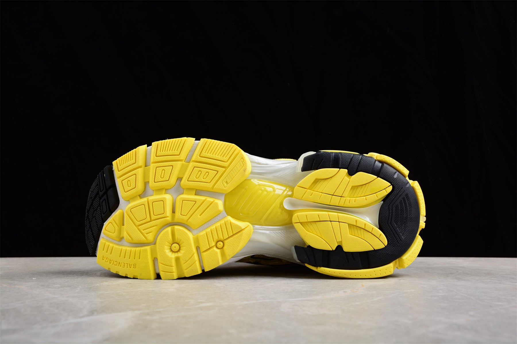 Balenciaga Runner Kith Four.Color 7.0 21ss W2RD30501 - Image 5