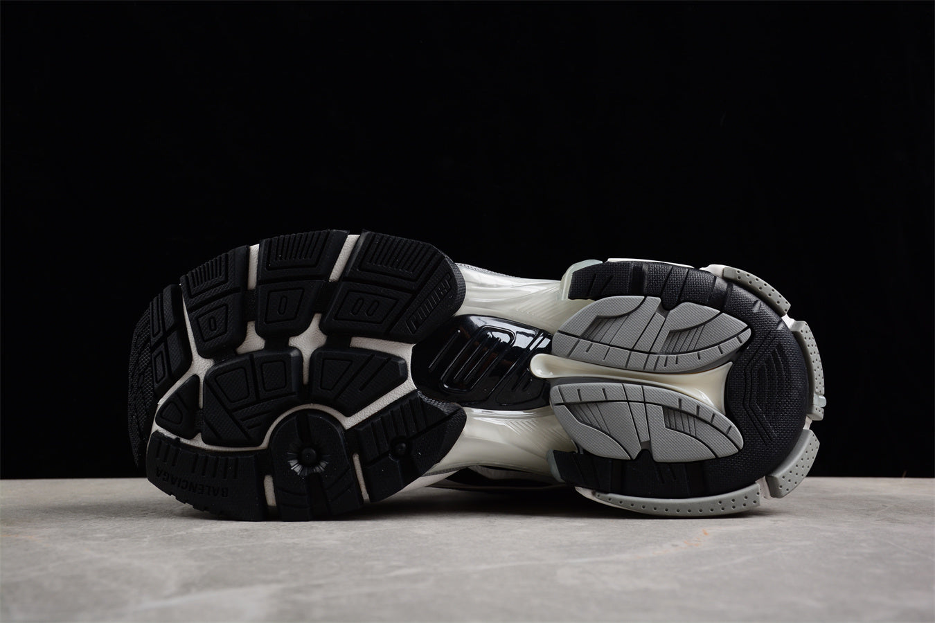 Balenciaga Runner Kith Four.Color 7.0 21ss W3RNY9012 - Image 6