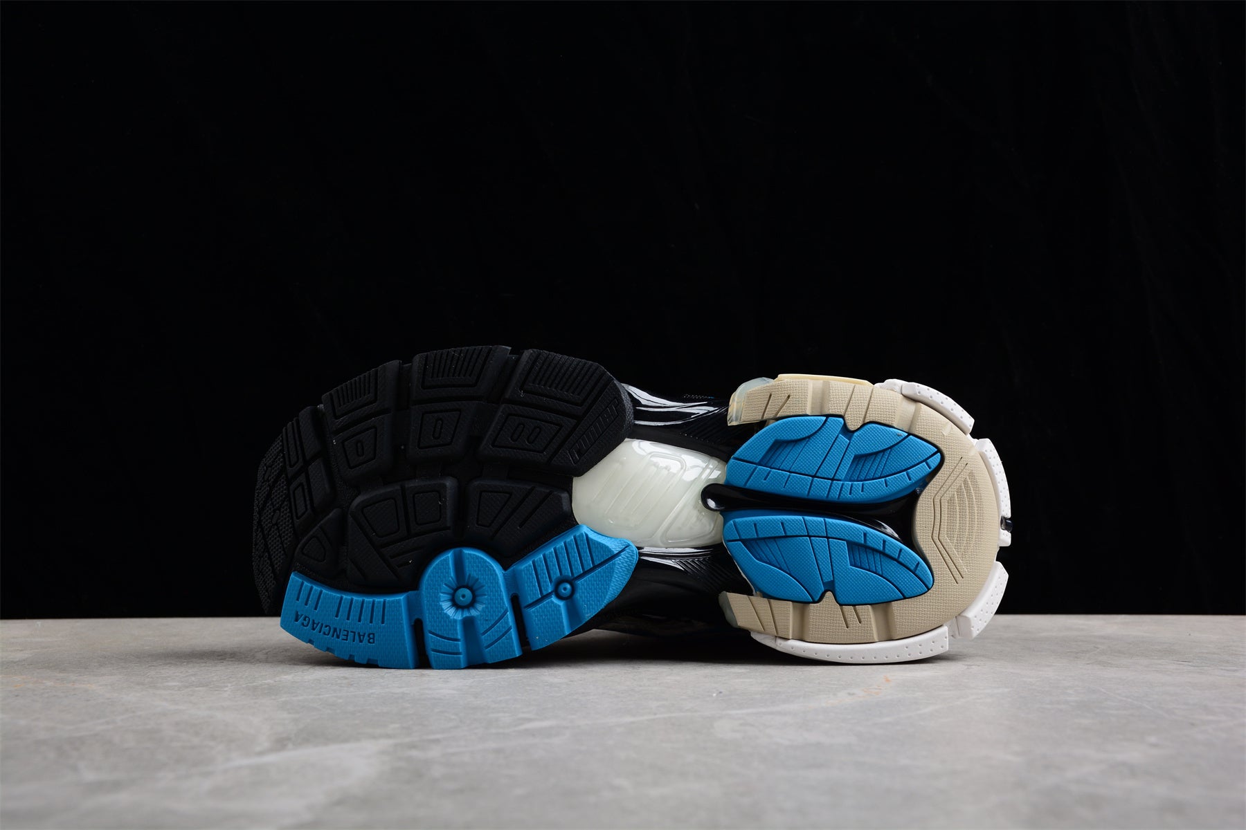 Balenciaga Runner Kith Four.Color 7.0 21ss W5RH60312 - Image 5