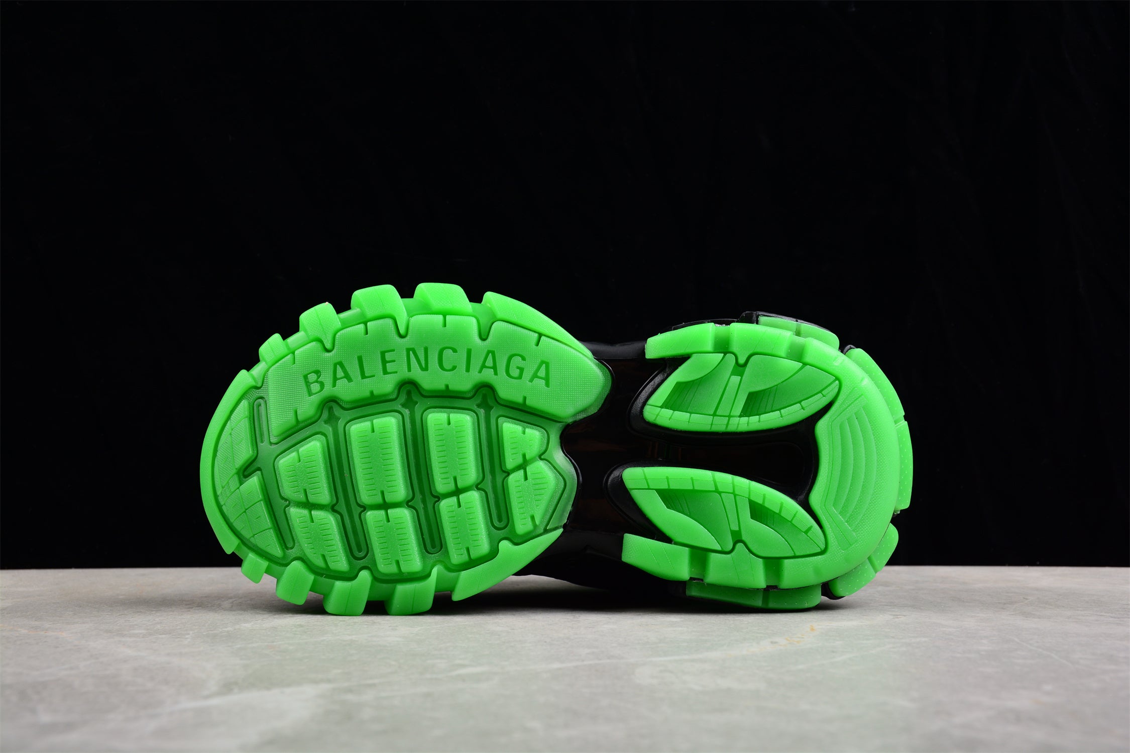 Balenciaga Track Sneaker W3RL11035 - Image 5