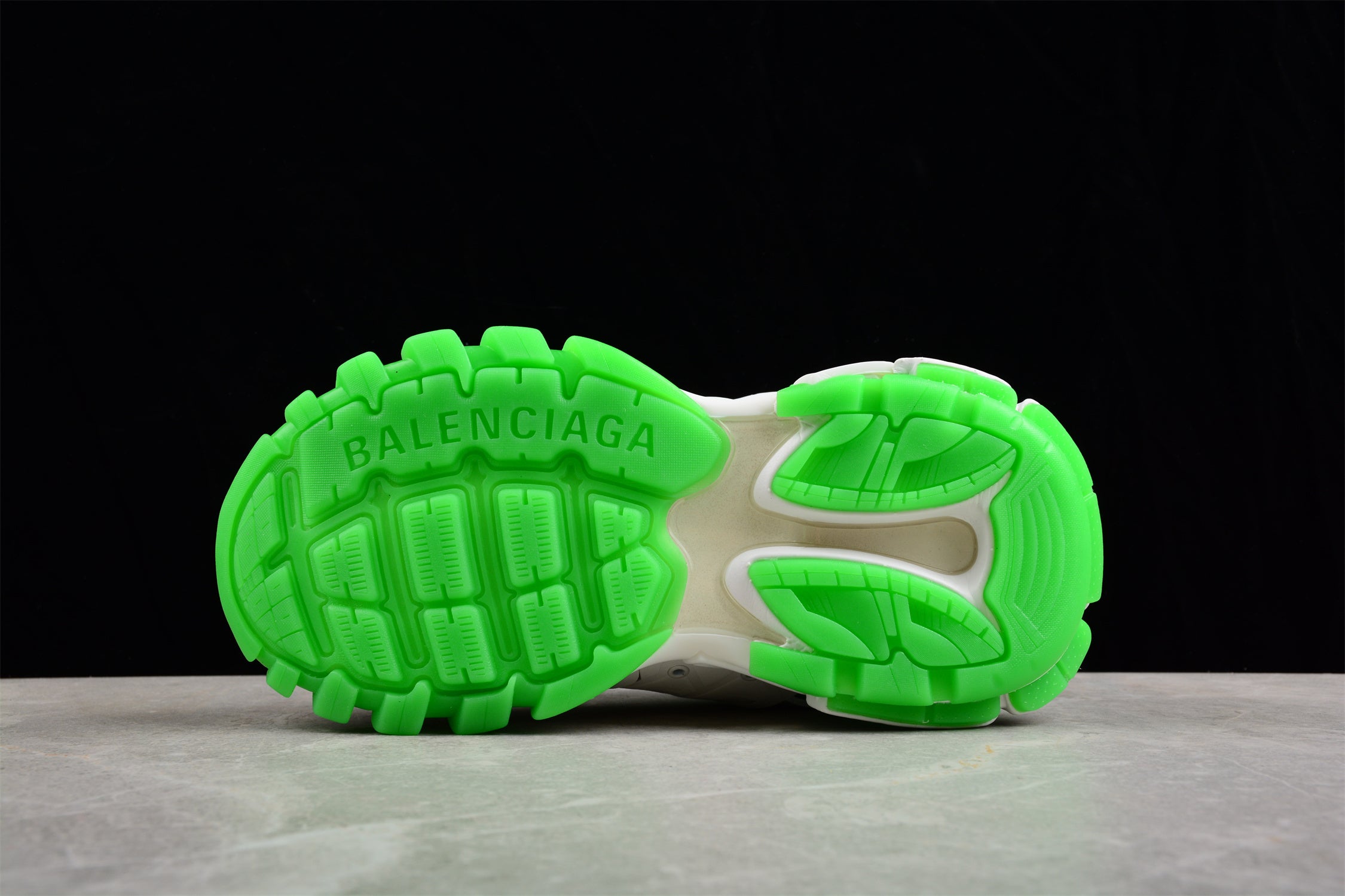 Balenciaga Track Sneaker W3RL19035 - Image 5