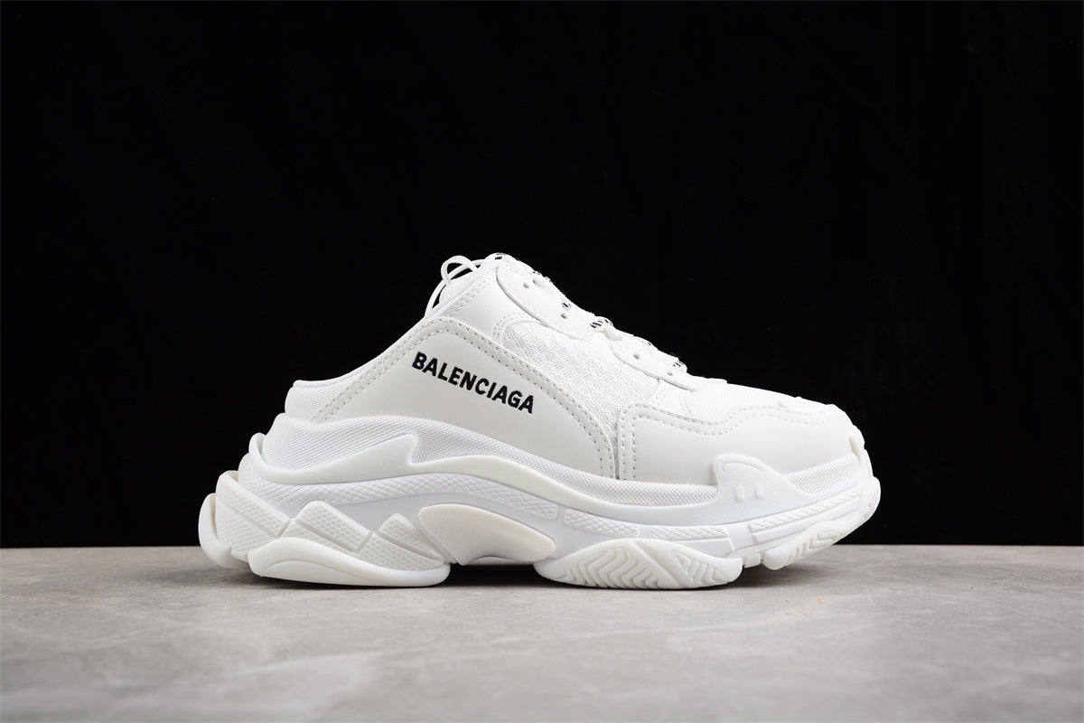 Balenciaga Triple S Sneaker W2F50125
