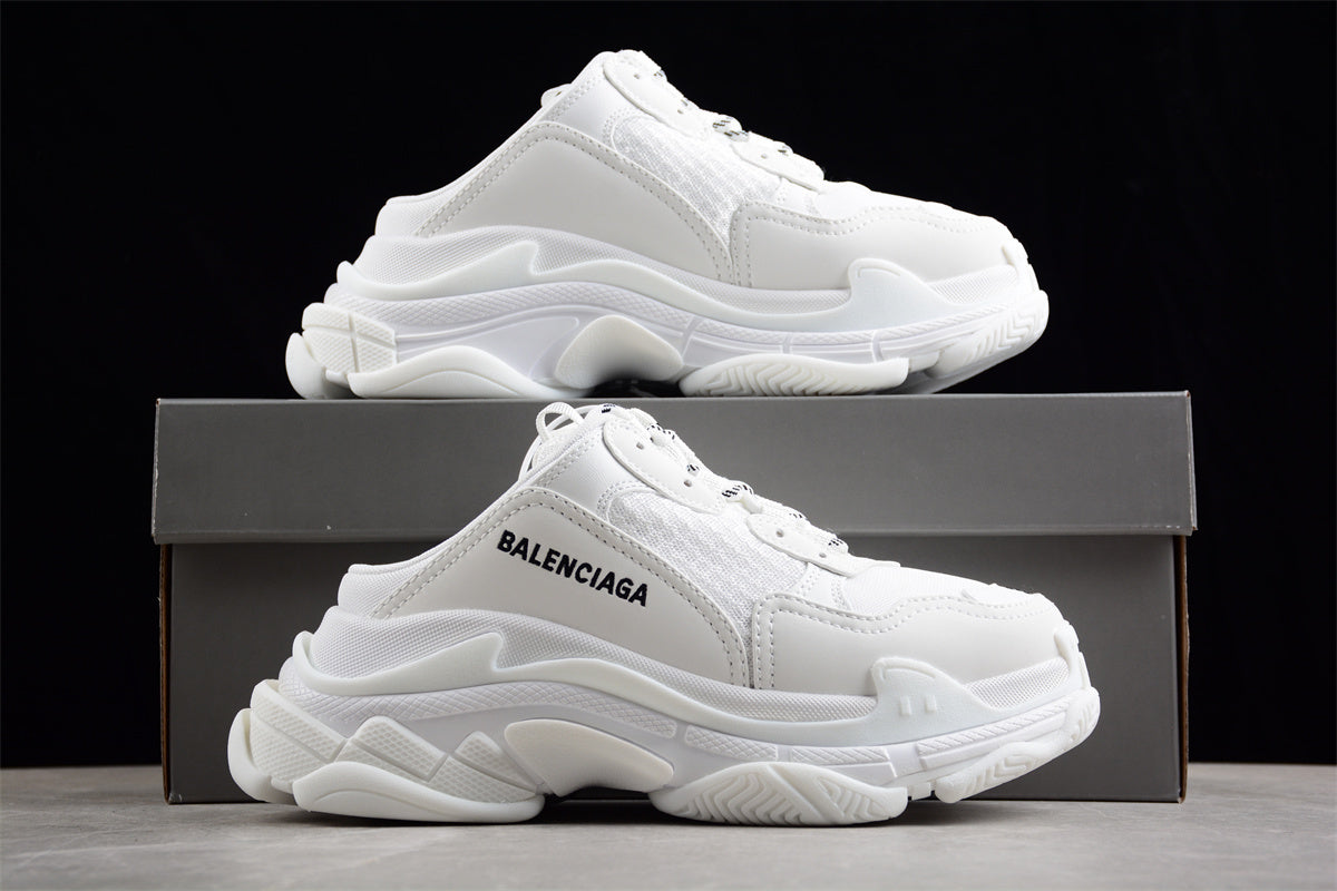 Balenciaga Triple S Sneaker W2F50125 - Image 3