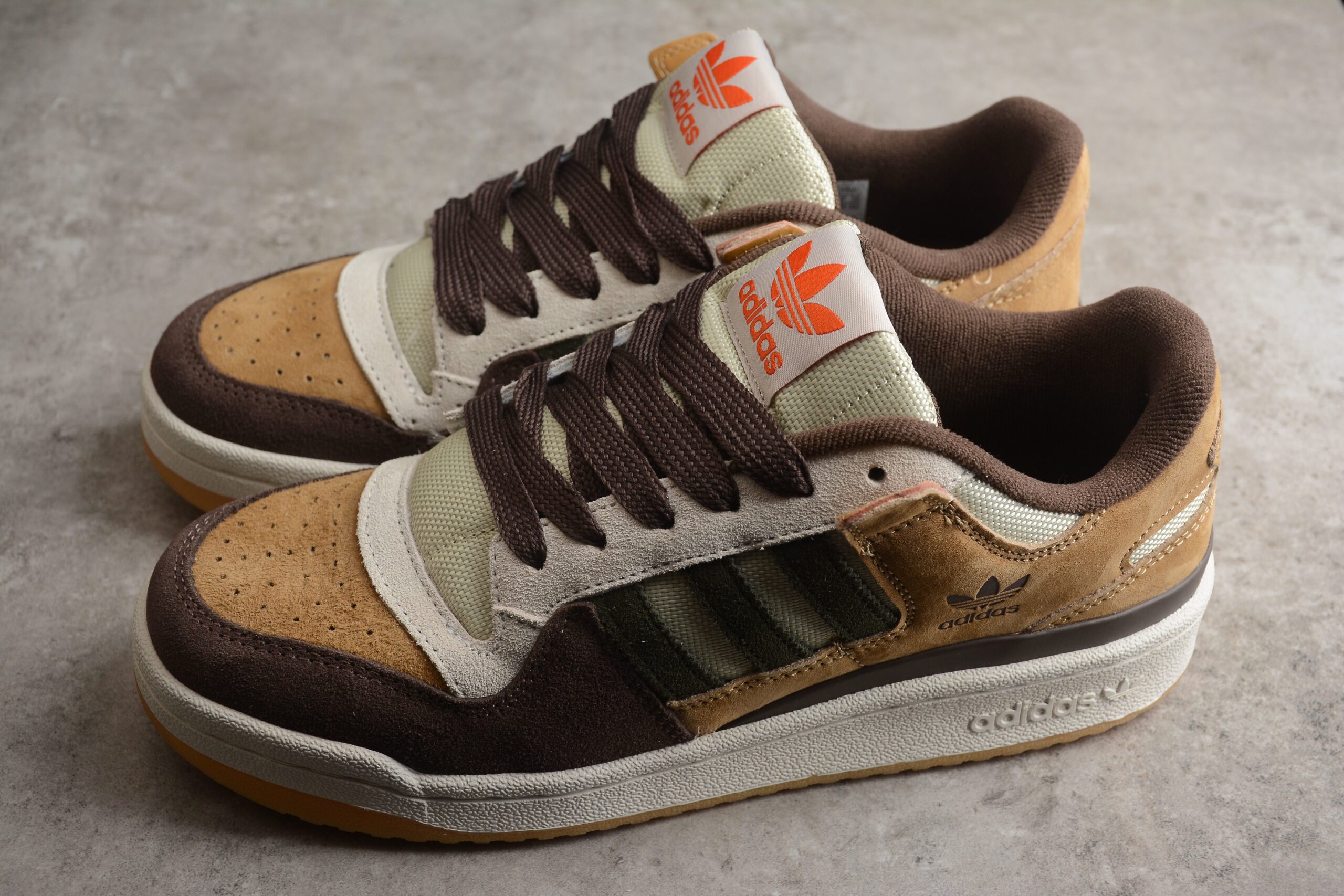 Forum 84 Low GW4334 - Image 2