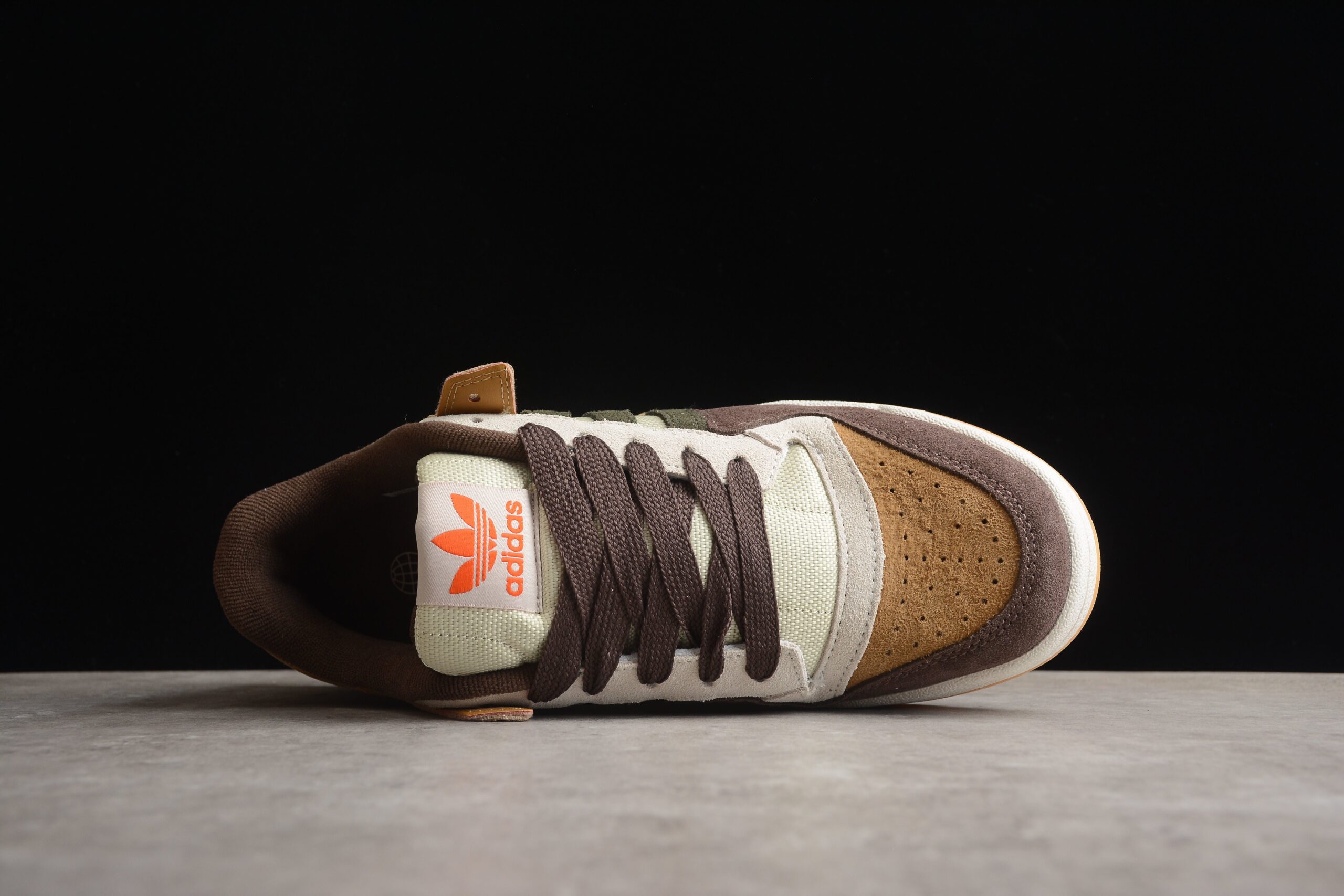 Forum 84 Low GW4334 - Image 4