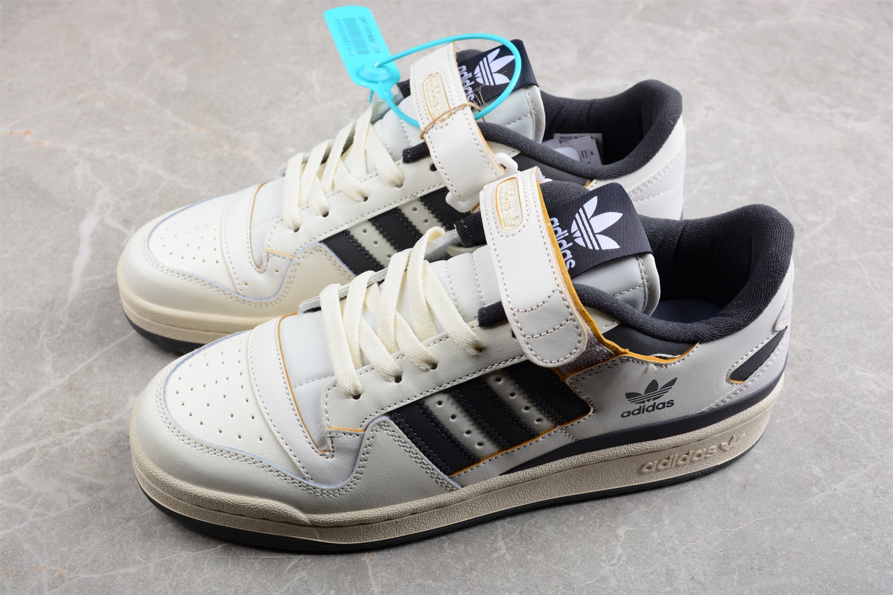 Forum 84 Low HQ4374 - Image 2