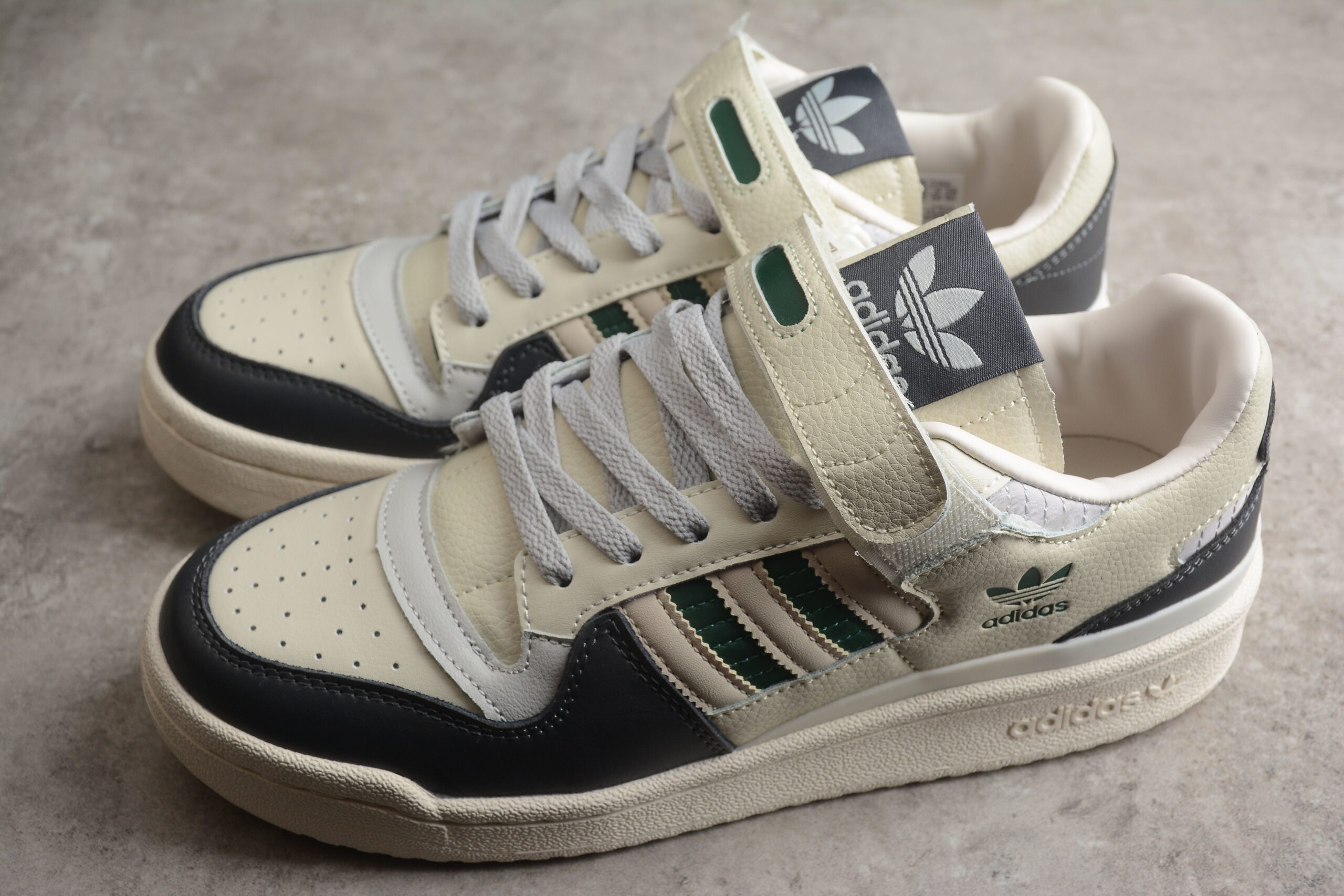 Forum 84 Low HQ6938 - Image 2