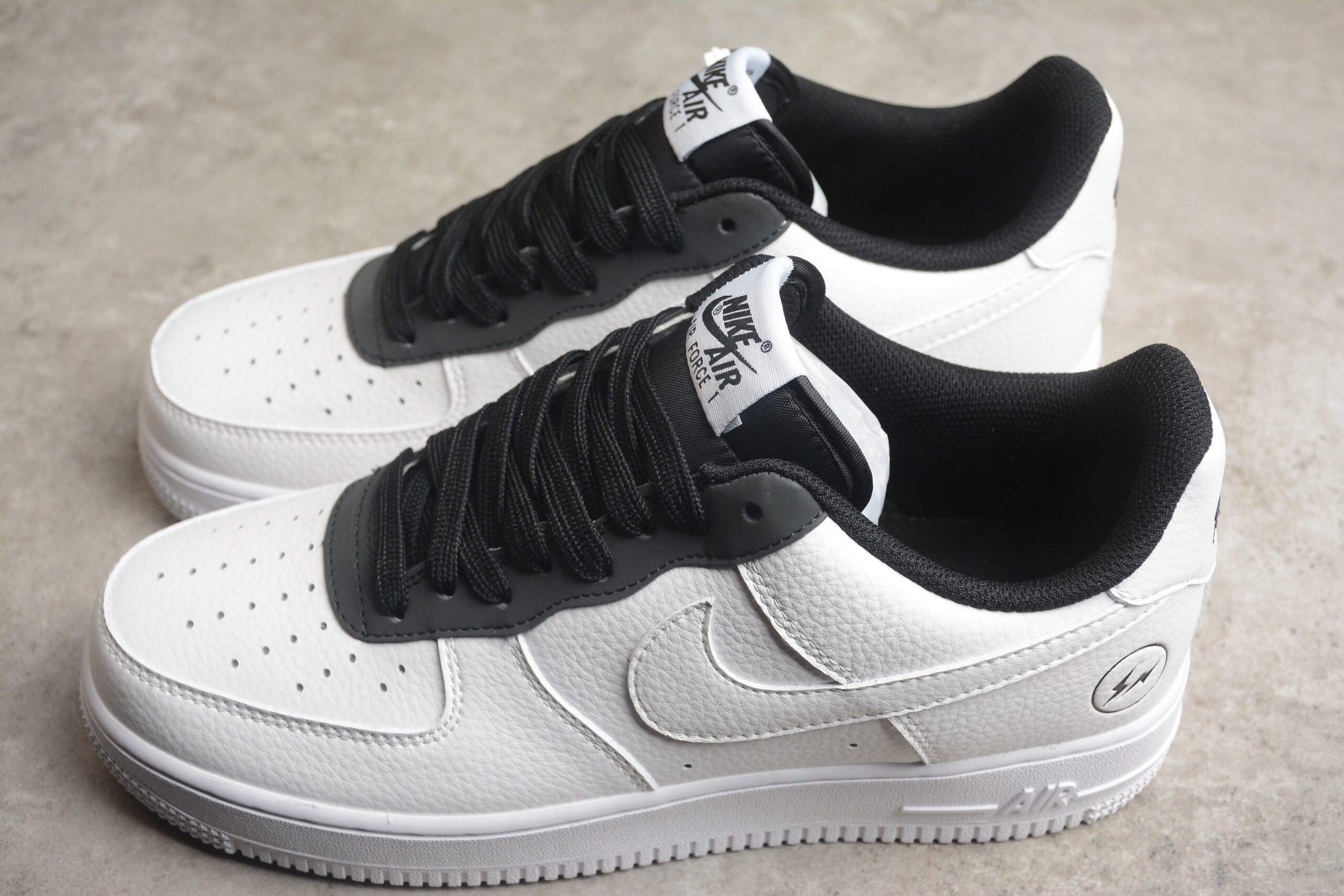 Fragment design x Nk Air Force 1 Low TT0801-601 - Image 3