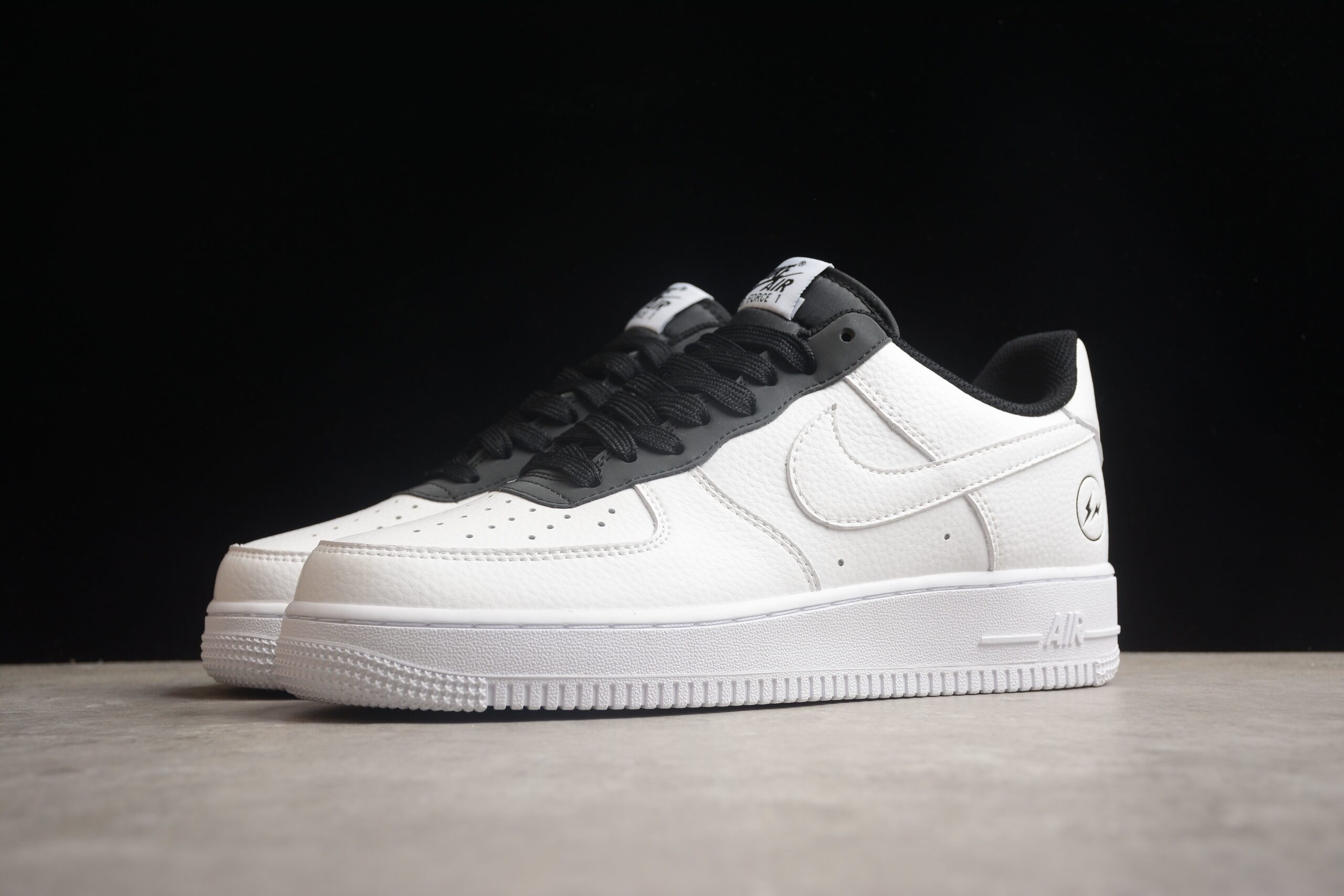Fragment design x Nk Air Force 1 Low TT0801-601 - Image 4
