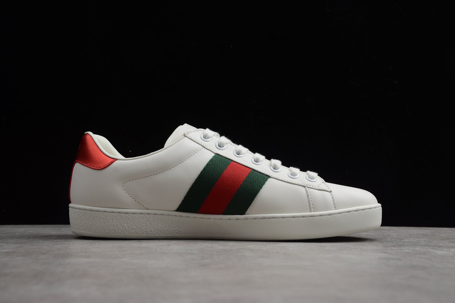 Gucci Ace GG Apple (Women's)