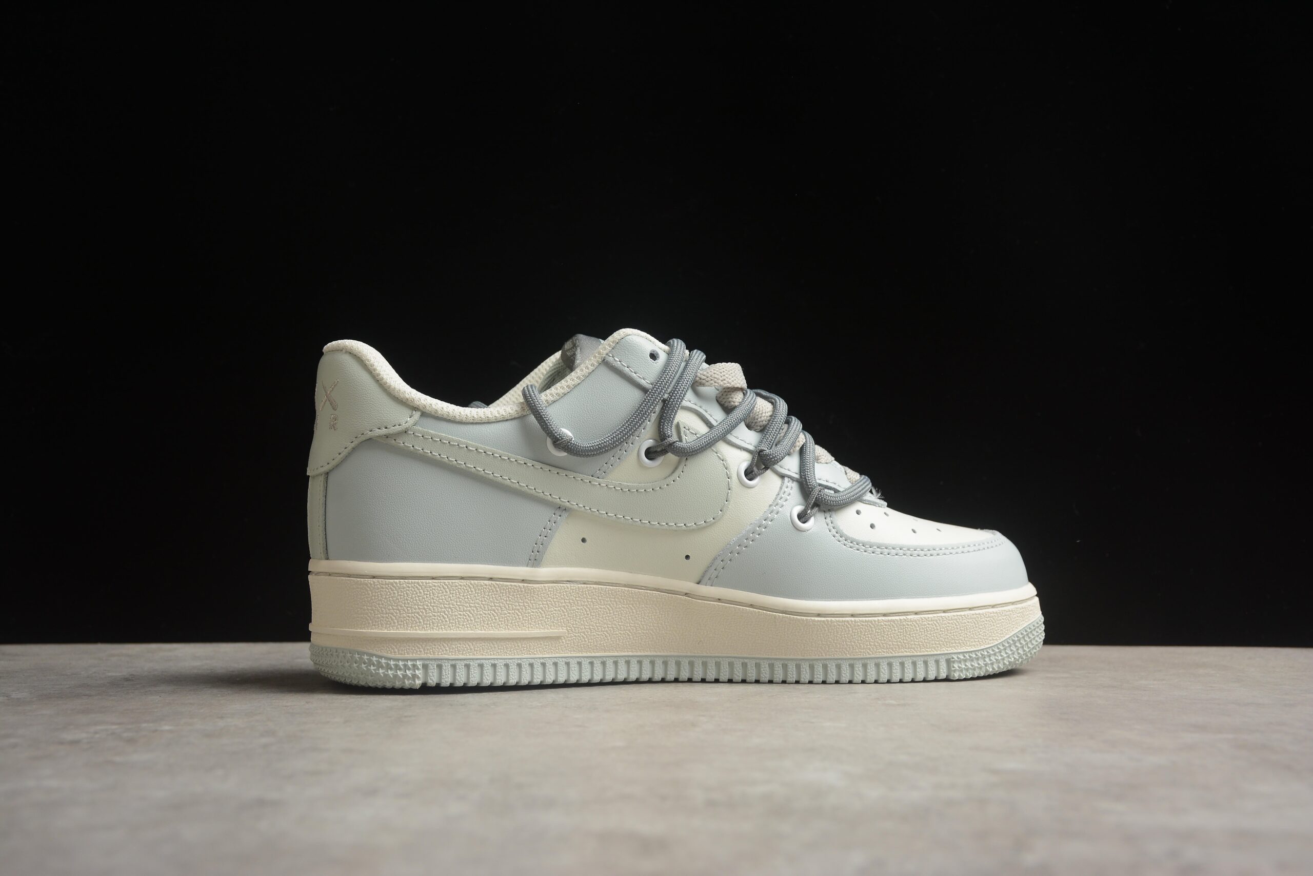 Kaws x Nk Air Force 1'07 Low KS6869-222