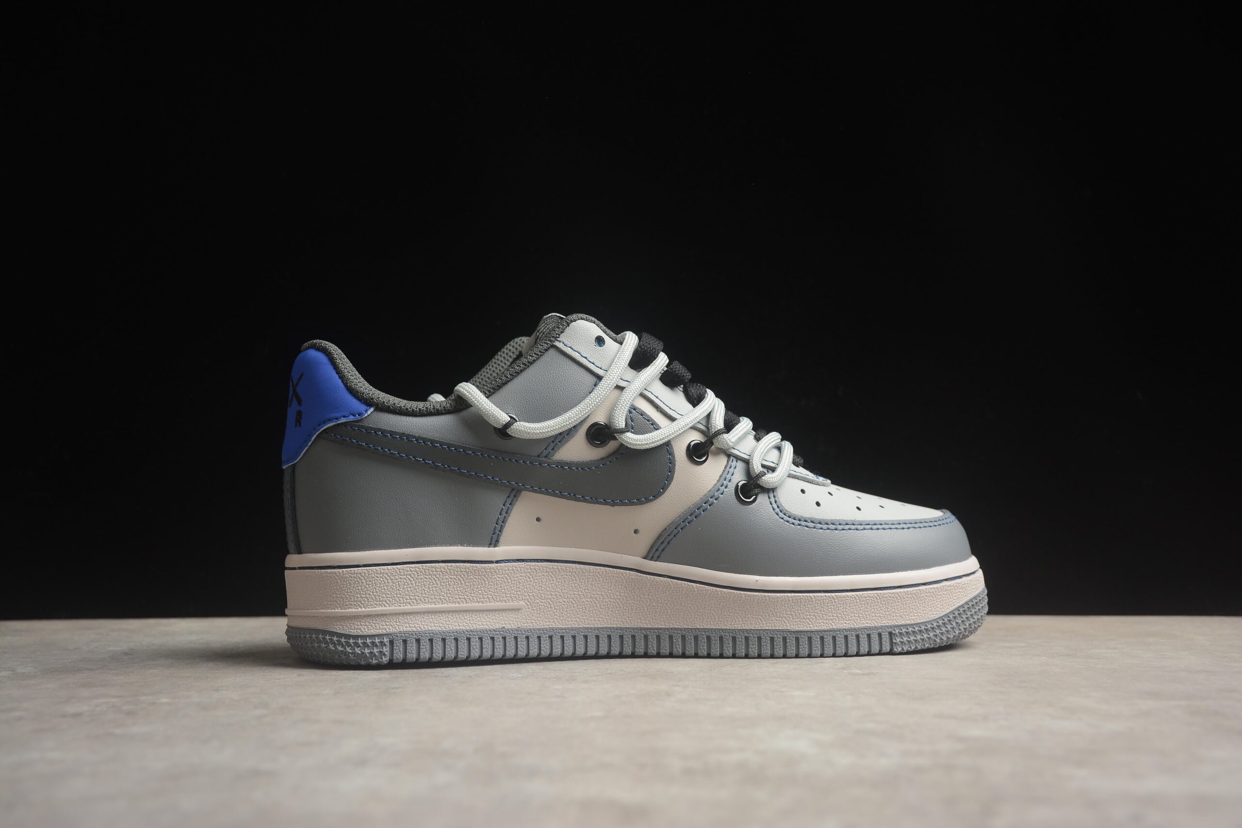 Kaws x Nk Air Force 1'07 Low KS6869-333
