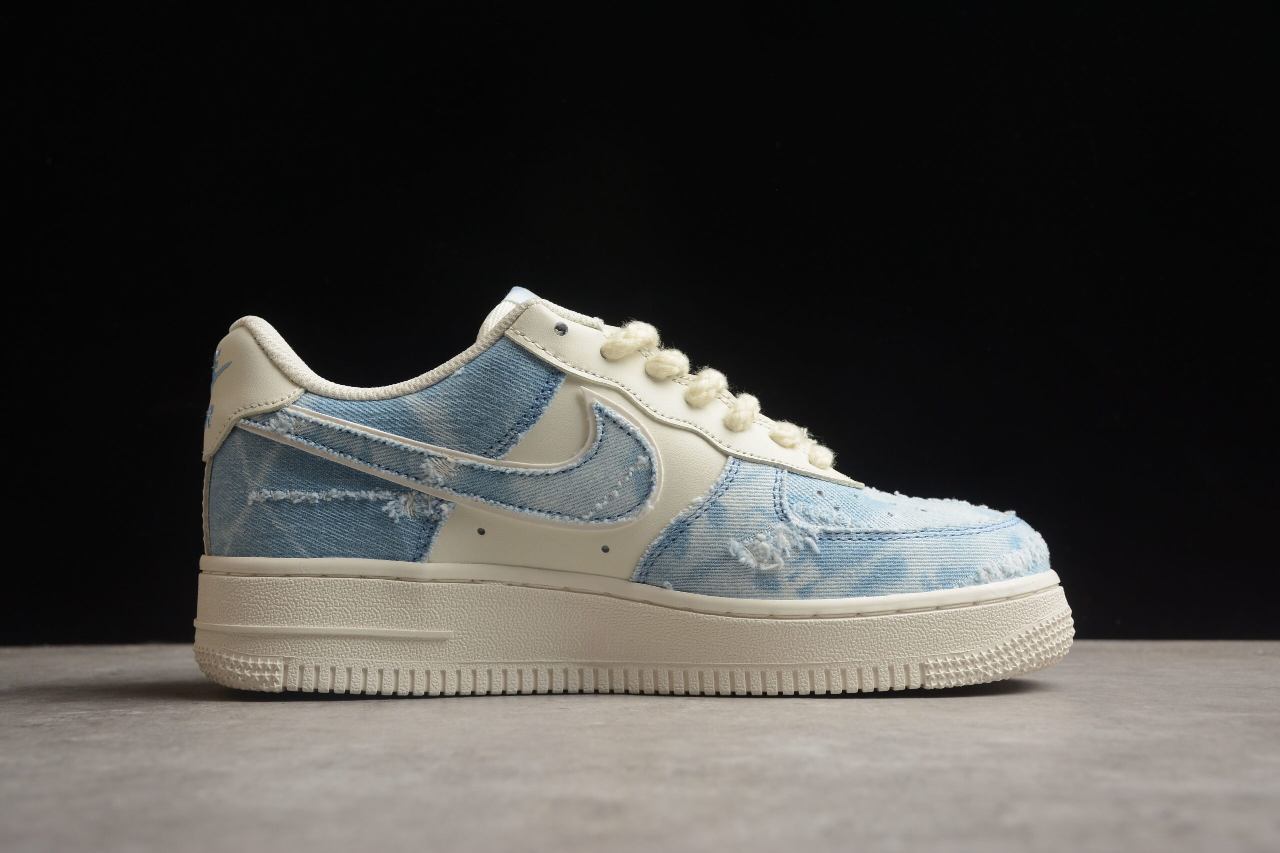 Levi's x Nk Air Force 1'07 Low CW1888-611