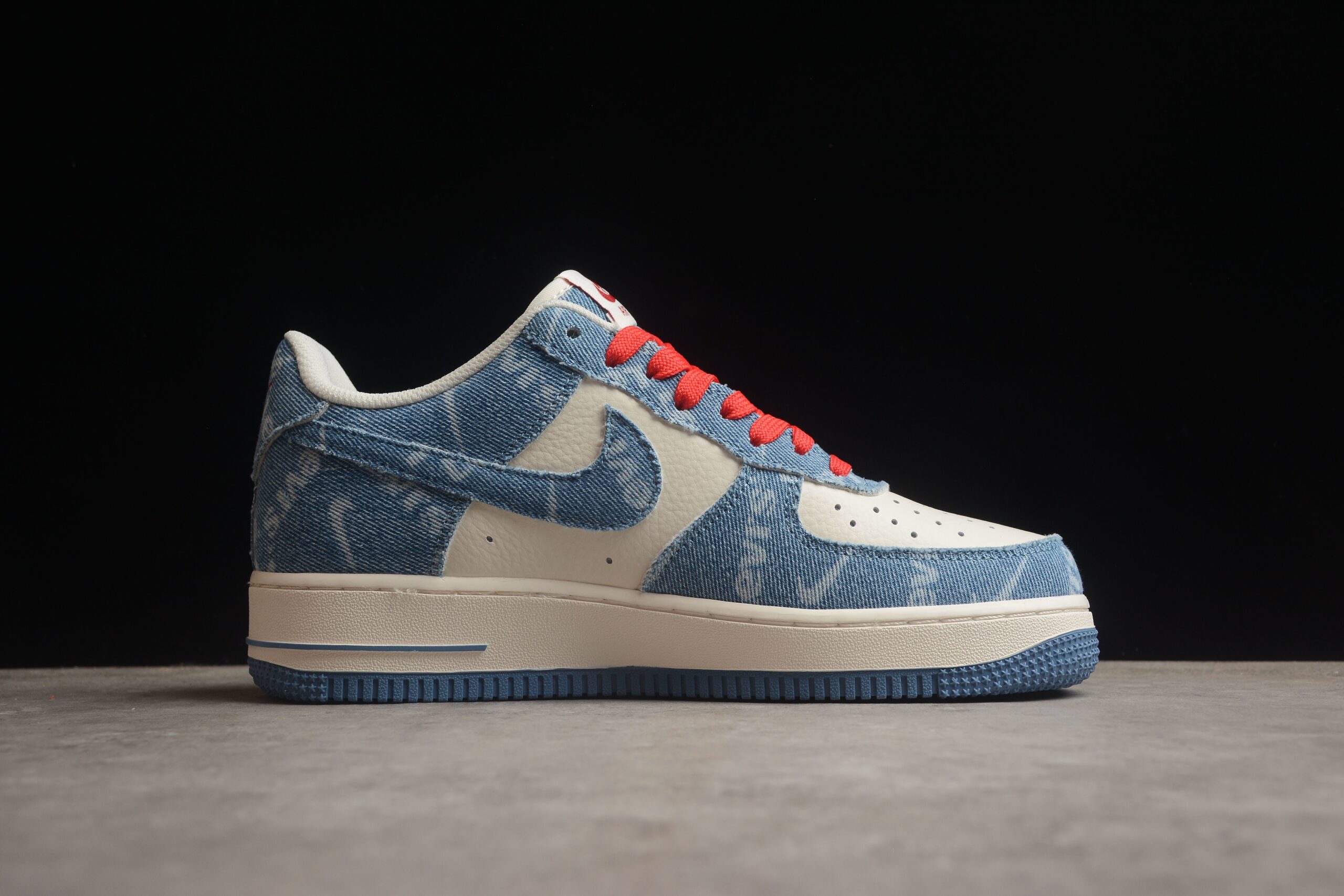 Levi's x Nk Air Force 1'07 Low VT5698-568