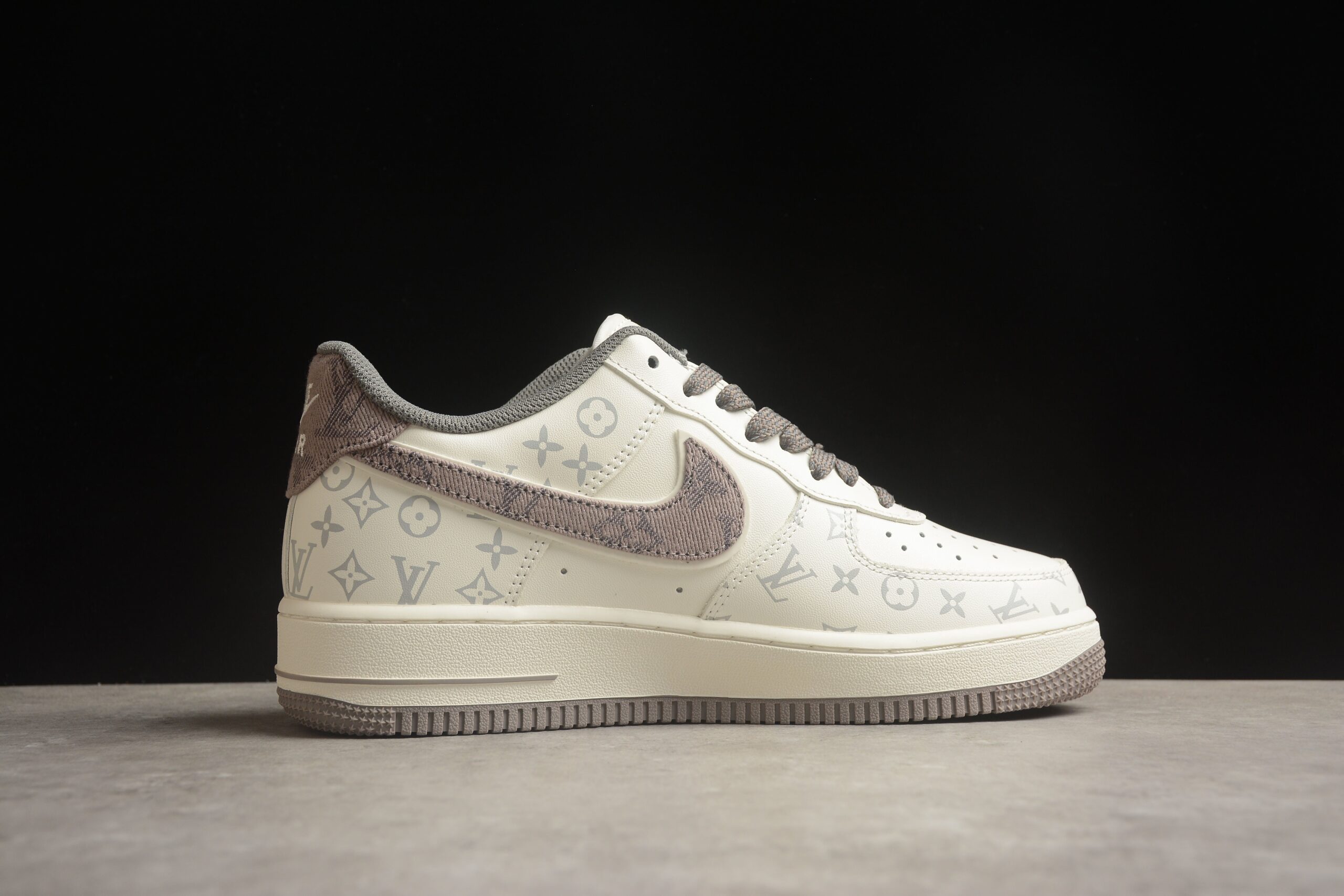 Louis Vuitton x Nk Air Force 1'07 Low LU0251-135
