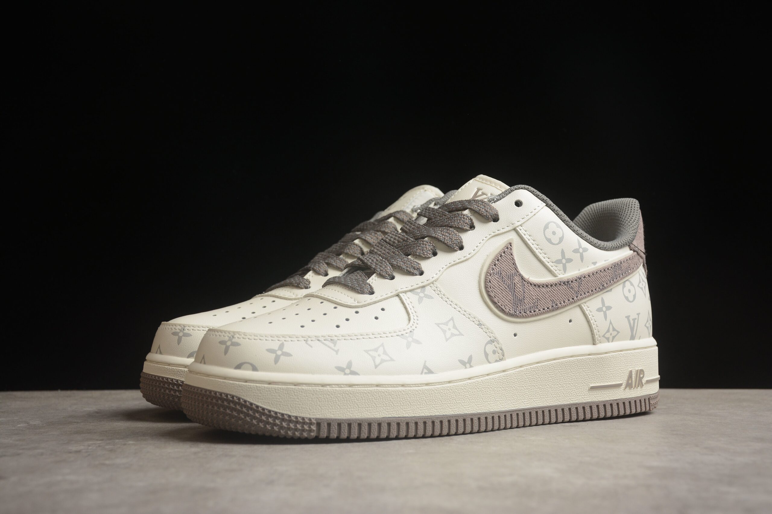 Louis Vuitton x Nk Air Force 1'07 Low LU0251-135 - Image 4