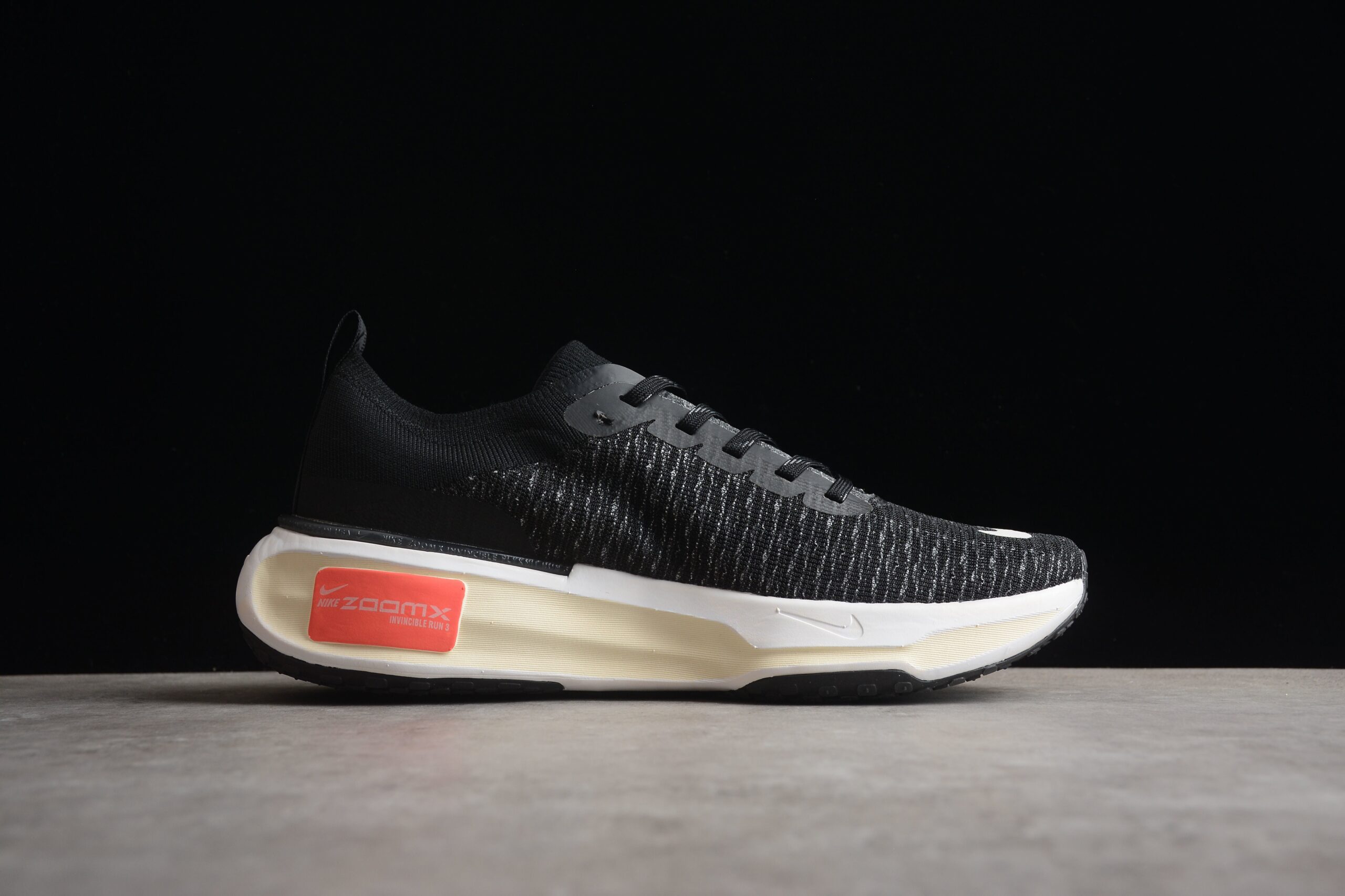 NIKE ZoomX Invincible 3