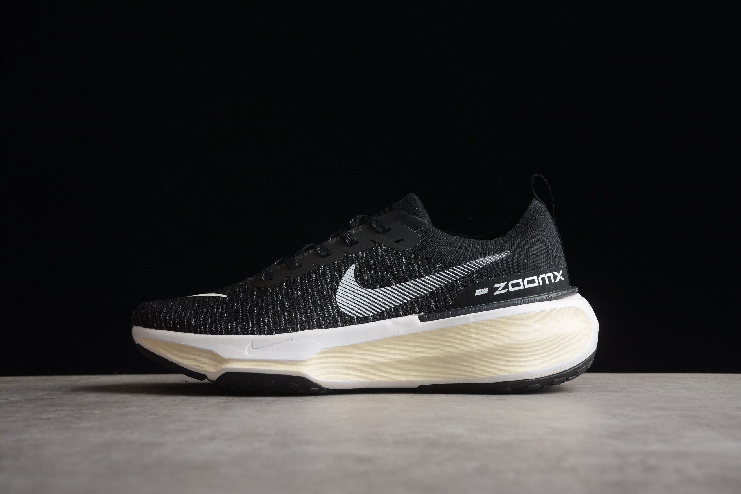 NIKE ZoomX Invincible 3 - Image 2