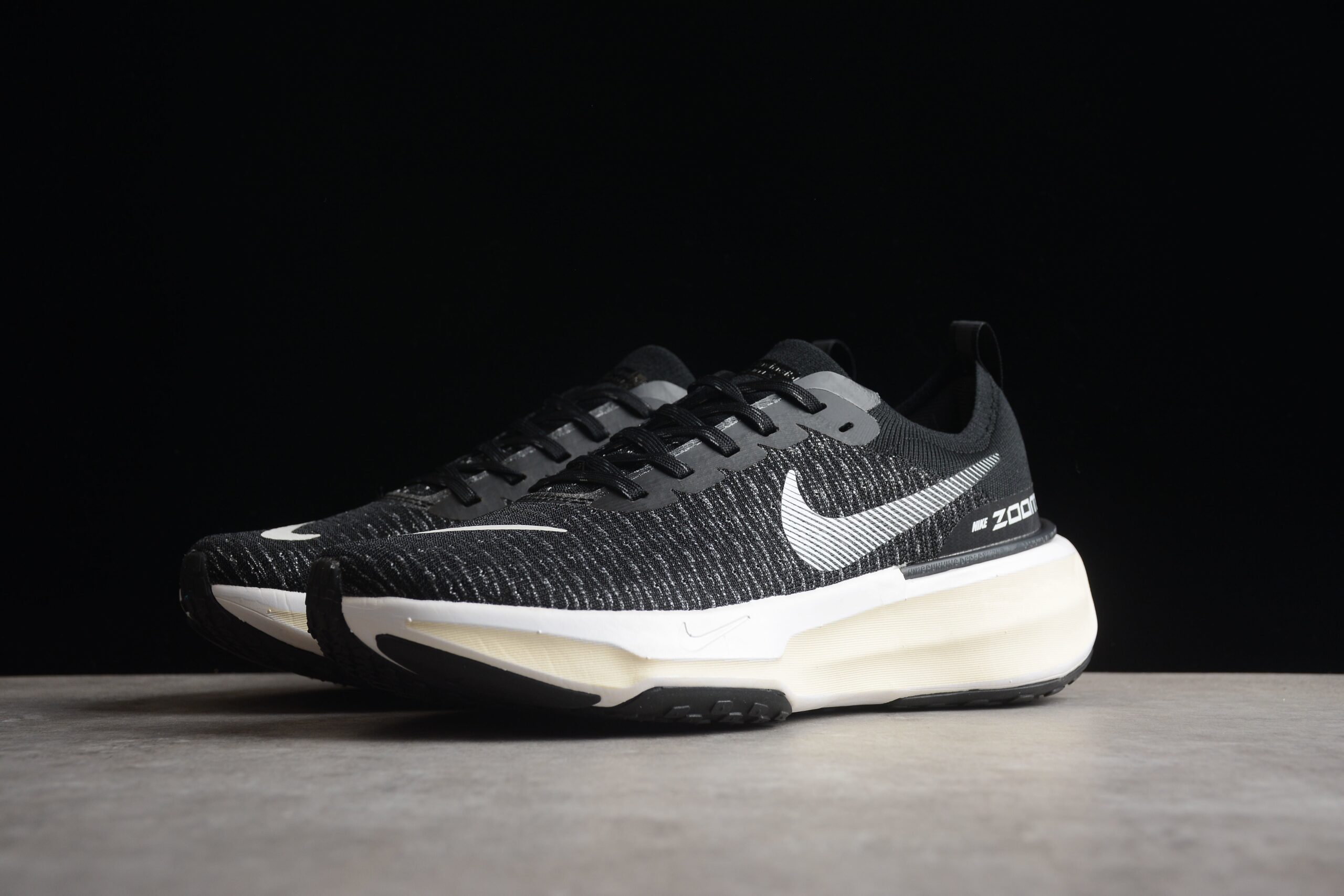 NIKE ZoomX Invincible 3 - Image 4
