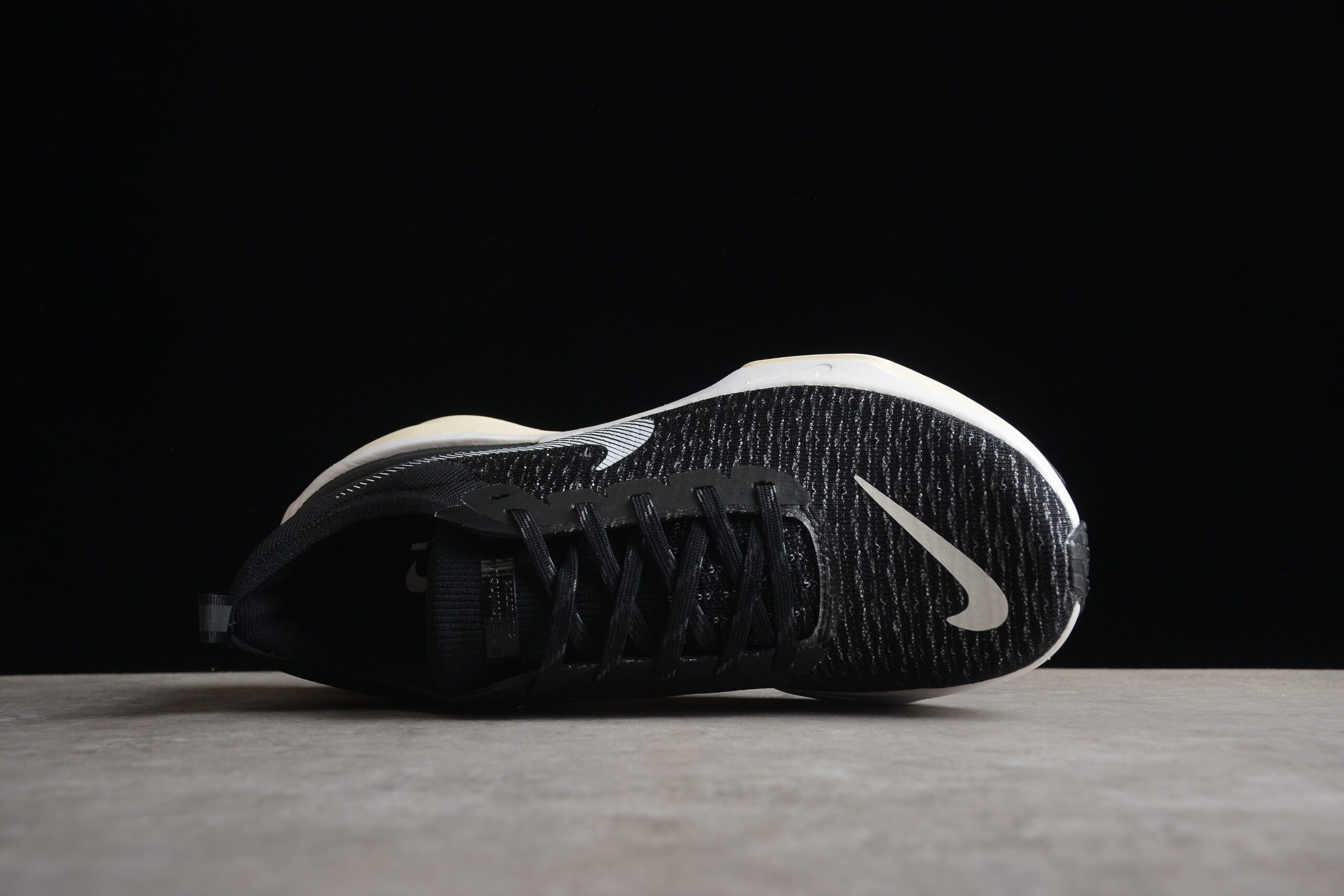 NIKE ZoomX Invincible 3 - Image 5