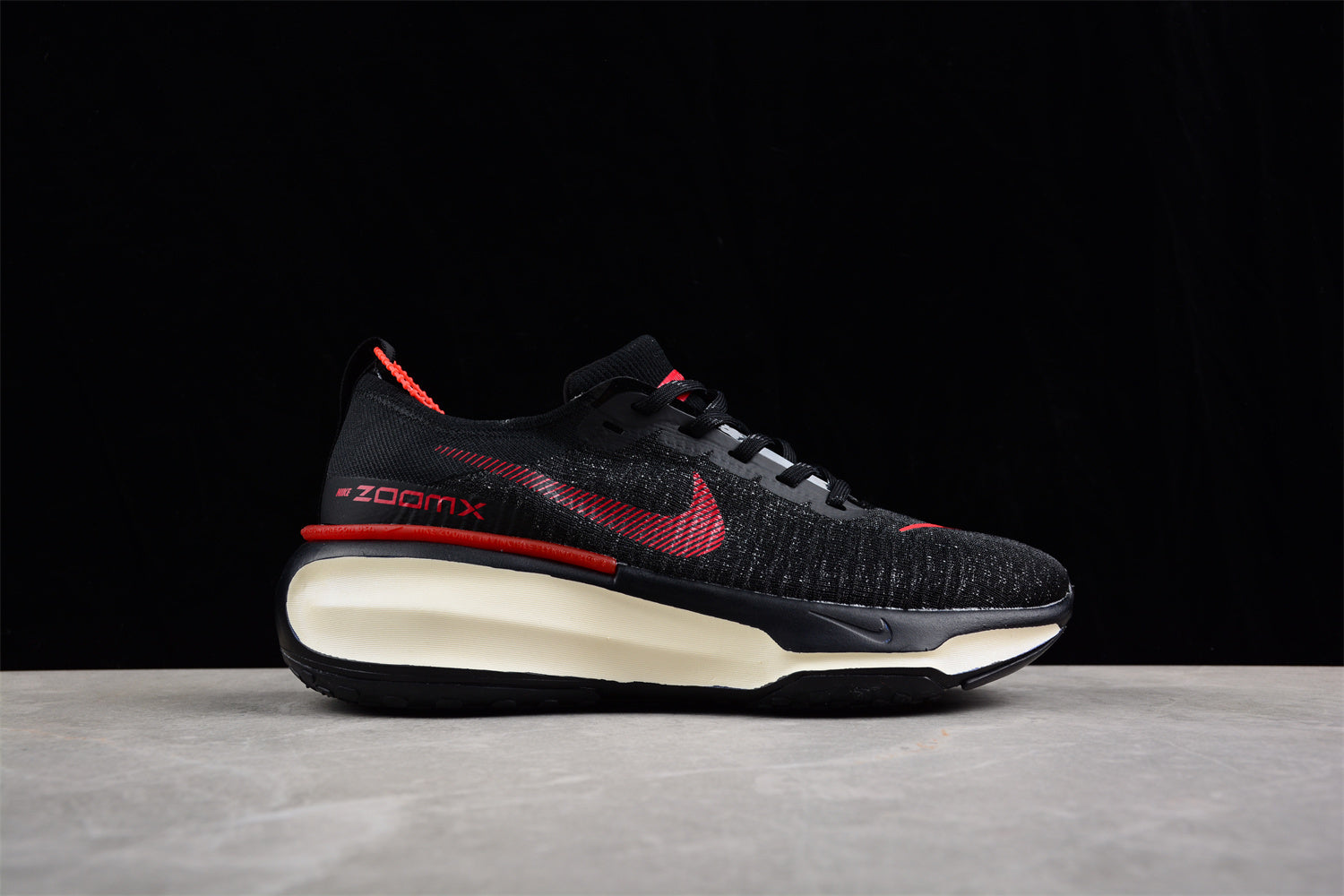 NIKE ZoomX Invincible 3