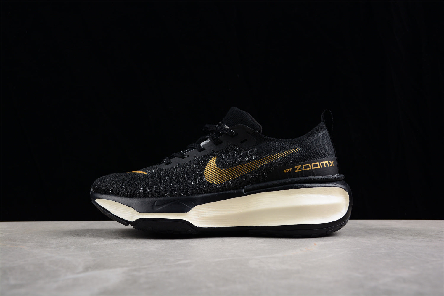 NIKE ZoomX Invincible 3 - Image 2