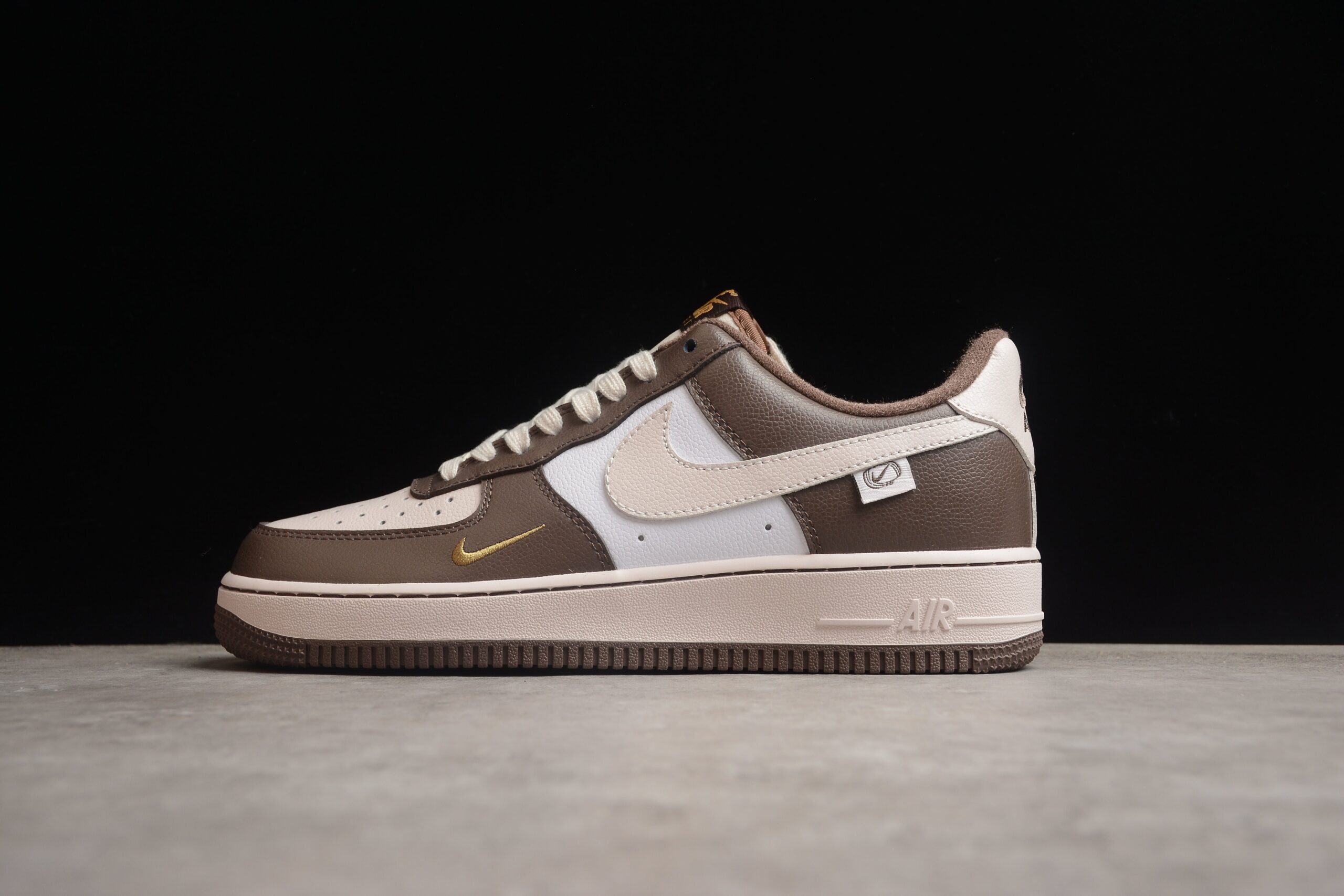 NK Air Force 1 DB3301-077 - Image 2