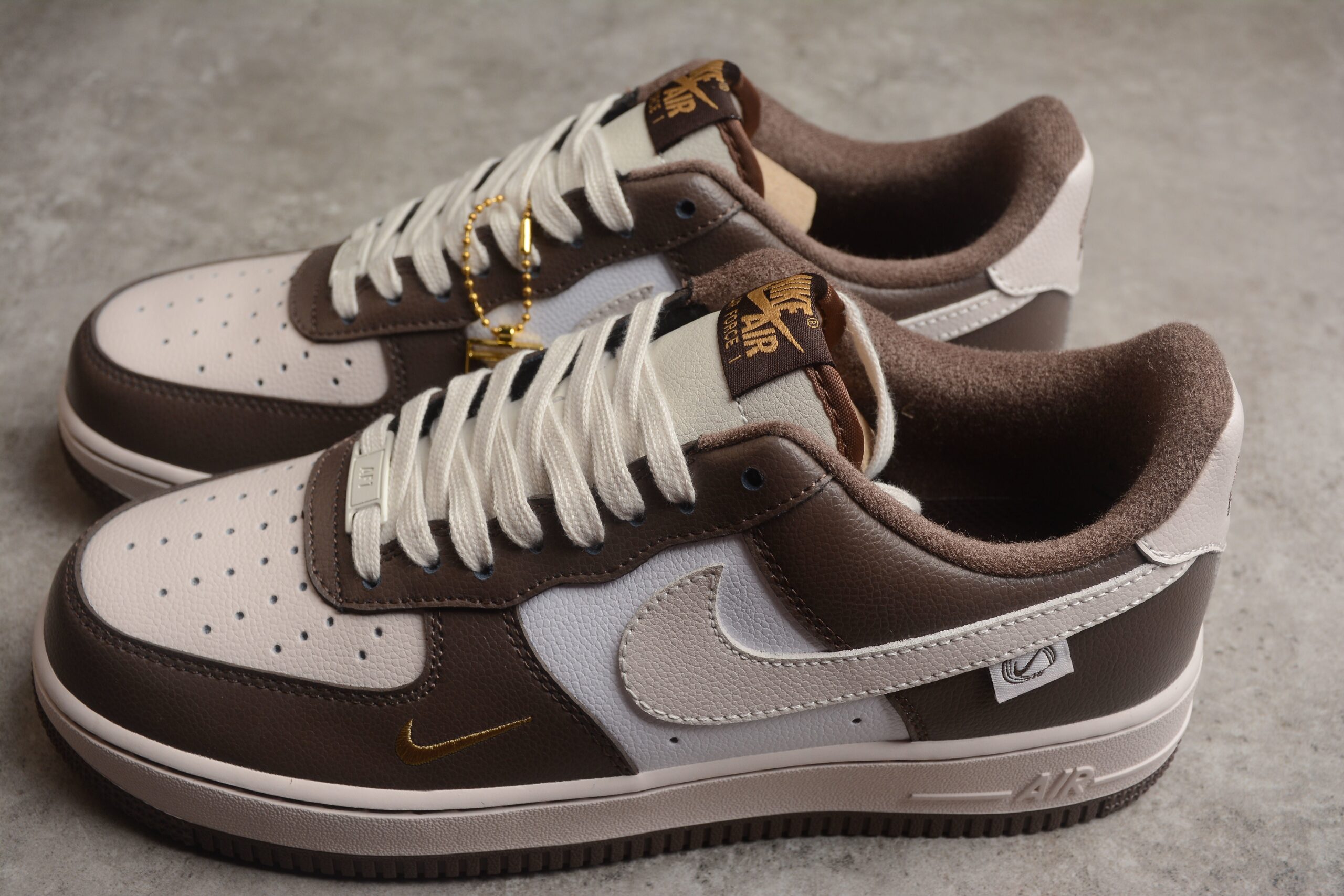 NK Air Force 1 DB3301-077 - Image 3