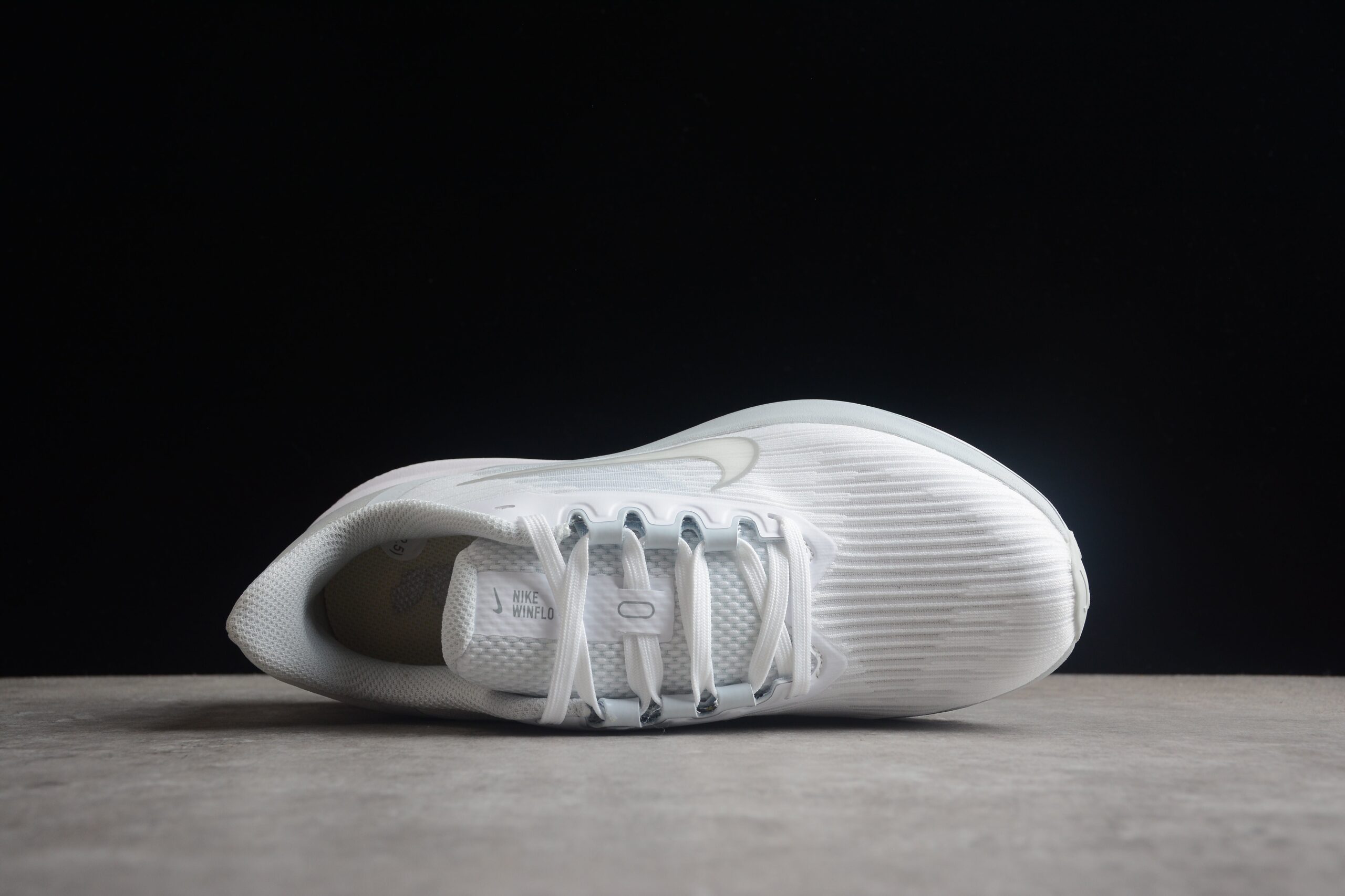 NK Air Zoom Winflo V9 DD8686-100 - Image 5