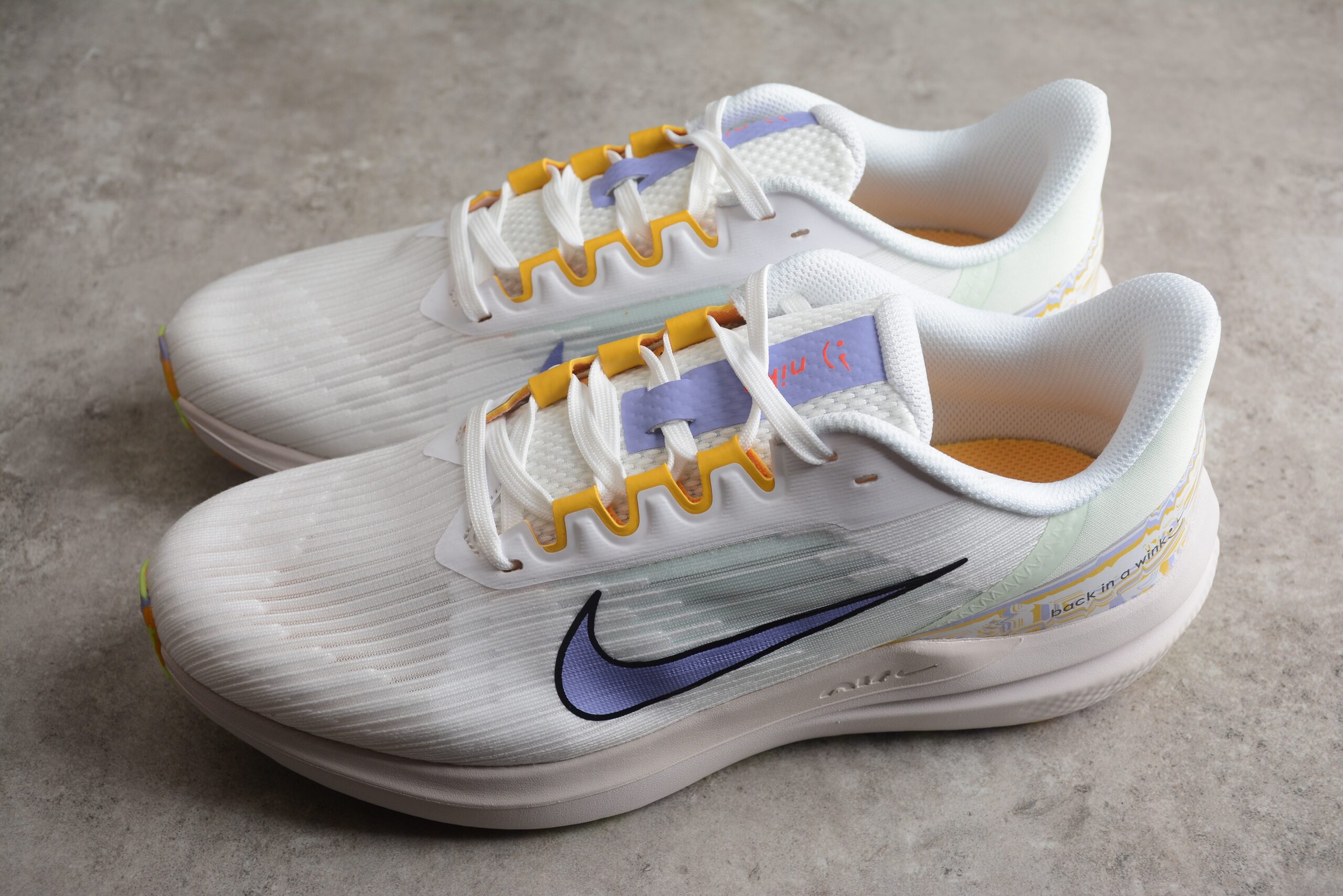 NK Air Zoom Winflo V9 DR8802-100 - Image 3