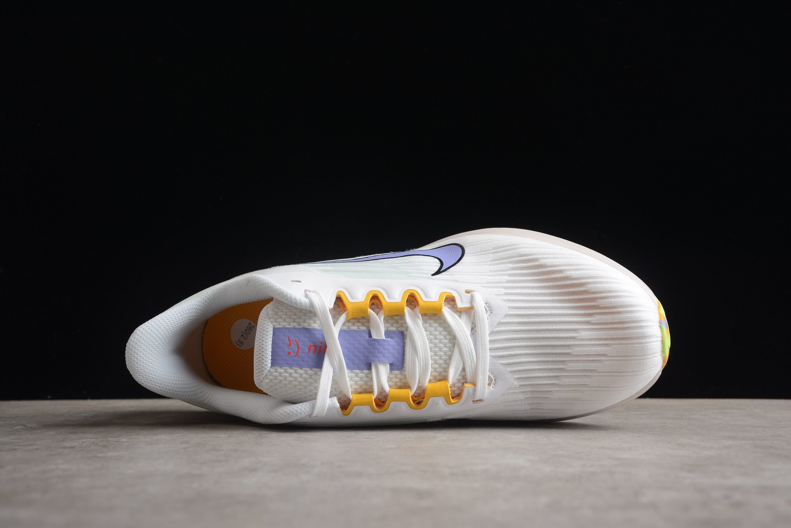 NK Air Zoom Winflo V9 DR8802-100 - Image 5