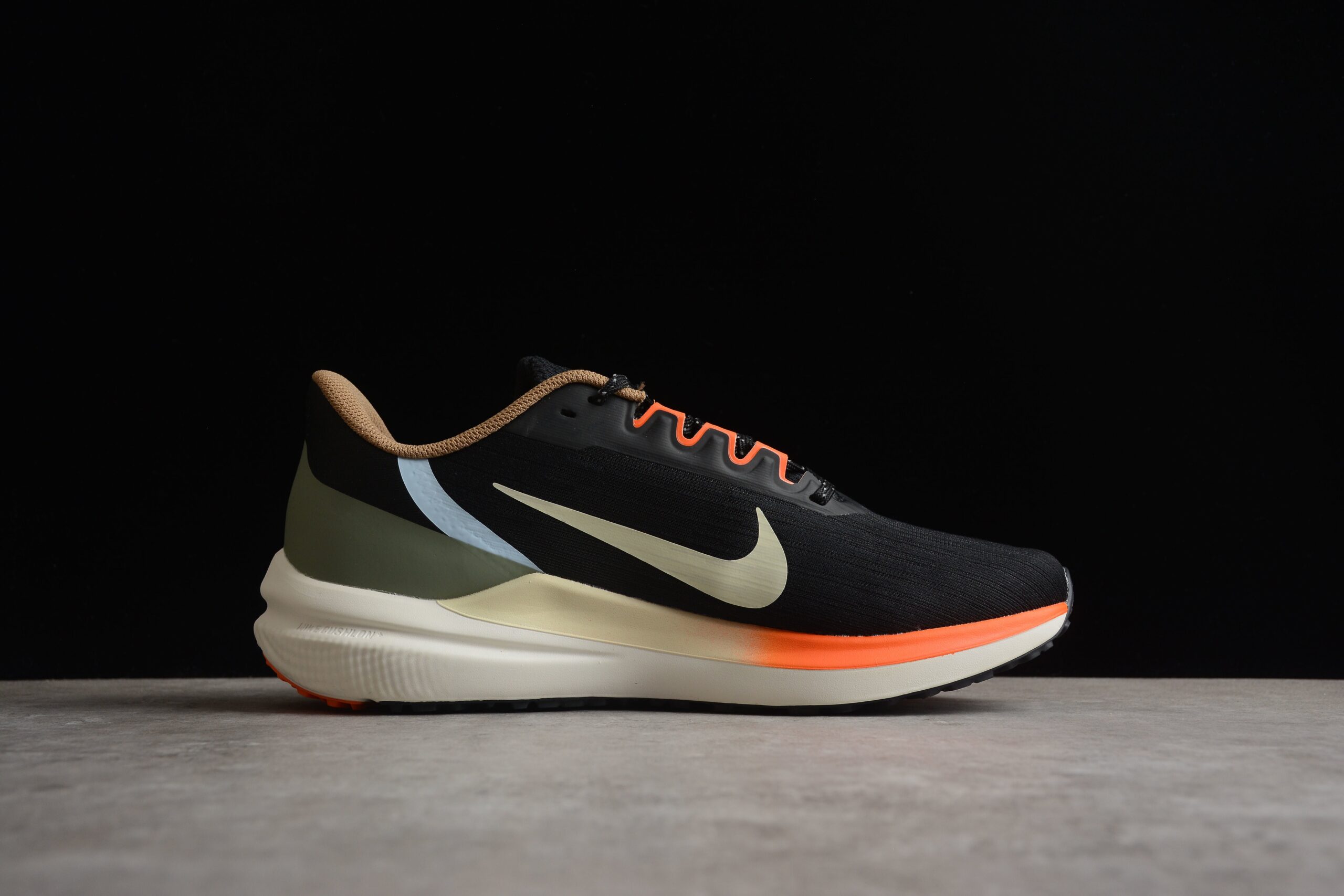 NK Air Zoom Winflo V9 DX6040-071