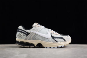 NK Zoom Vomero 5 SP FN7649-110