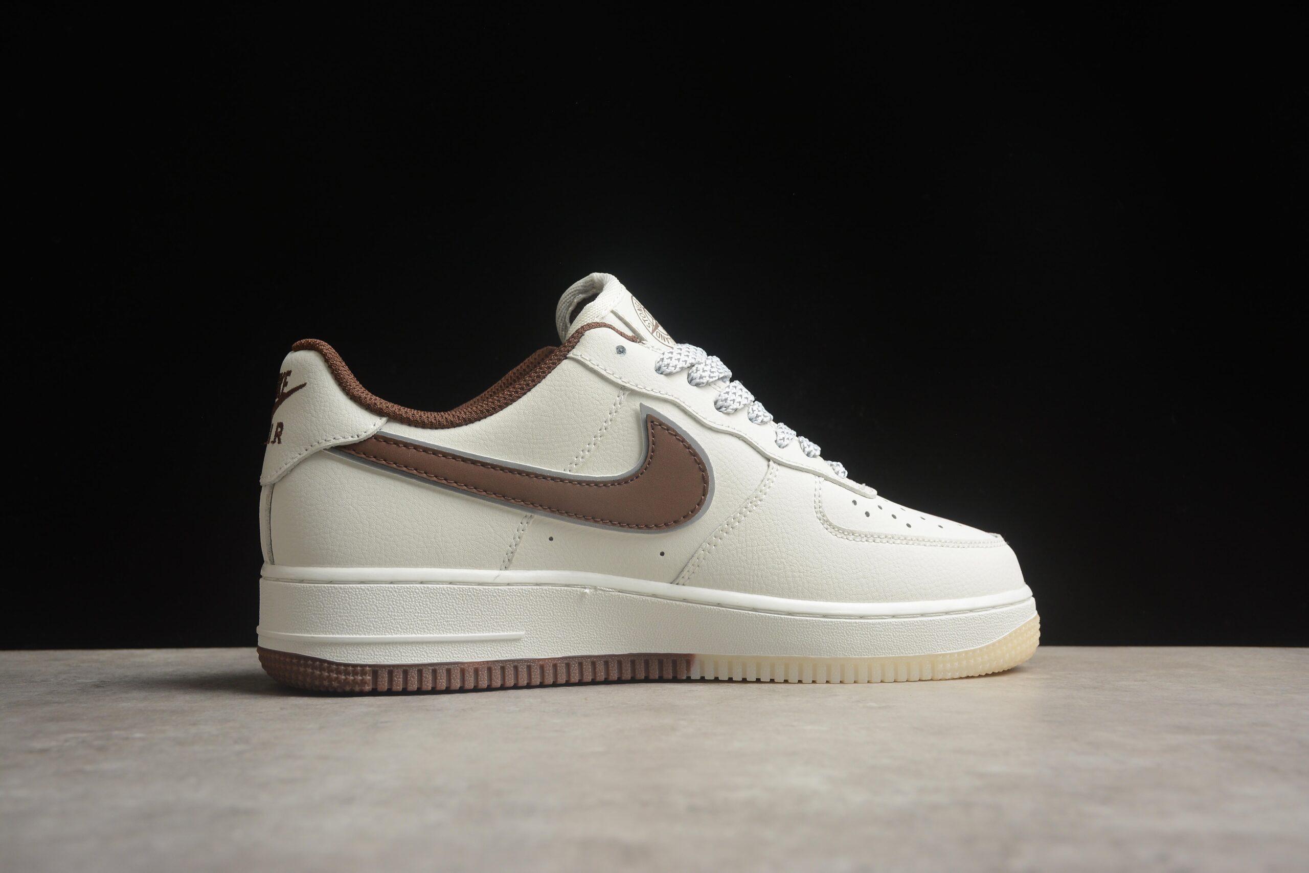 Nike Air Force 1 ’07 Low SL-240444