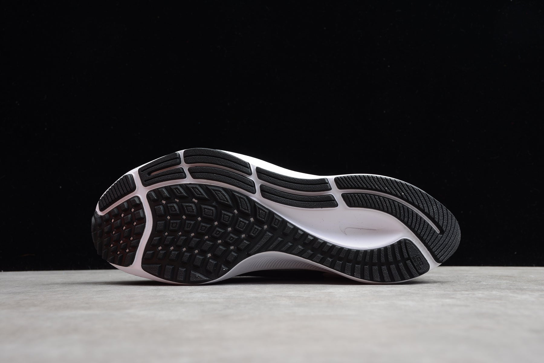 Nike Air Zoom Pegasus 37 Black - Image 4