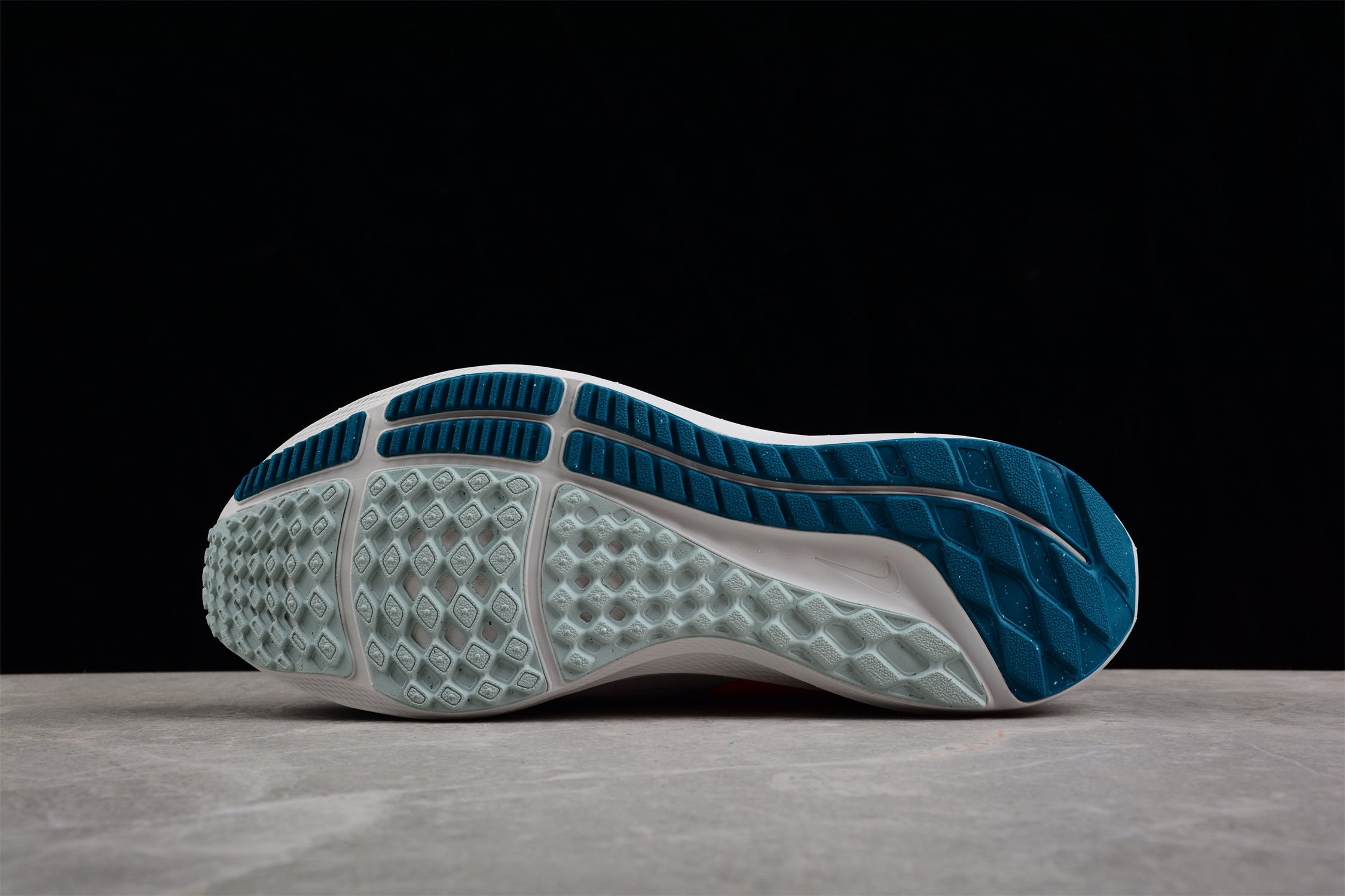 Nike Air Zoom Pegasus 39 Pure Platinum Total Orange - Image 3