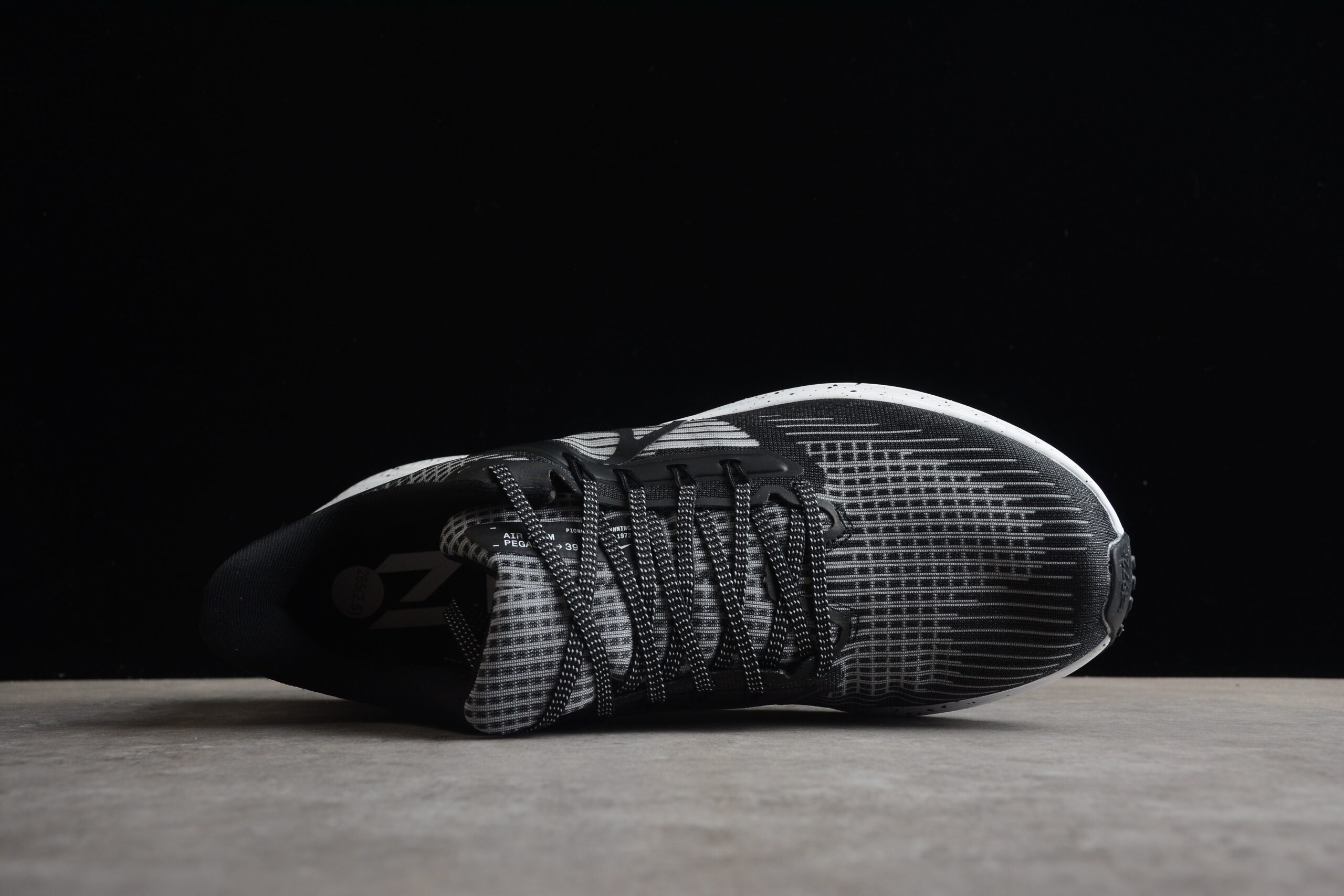Nike Air Zoom Pegasus 39 'Black Dark Smoke Grey' - Image 4