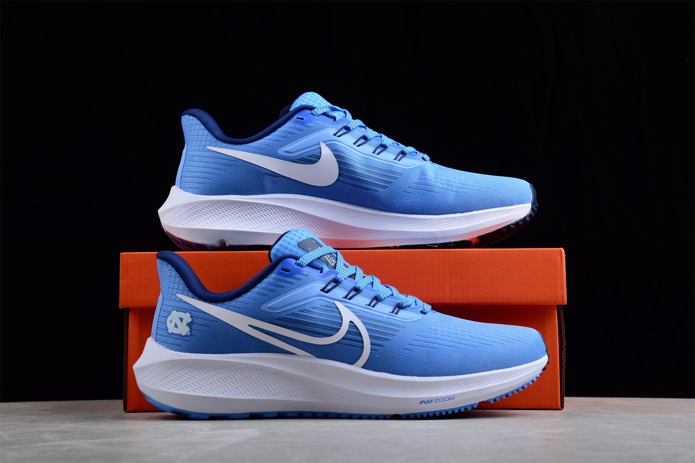 Nike Air Zoom Pegasus 39 UNC - Image 3