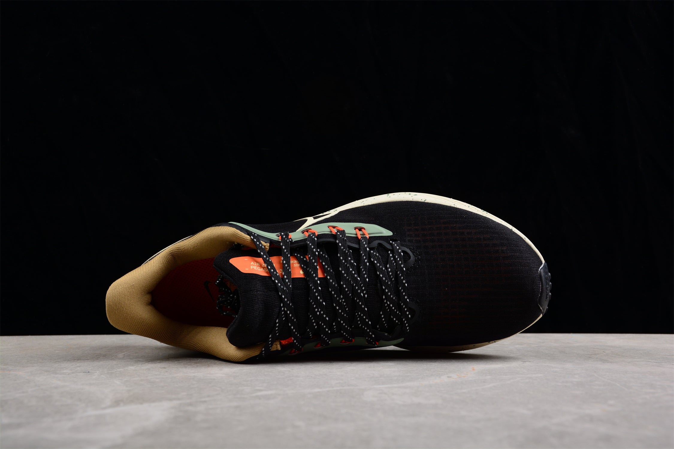 Nike Air Zoom Pegasus 39 Black Green Safety Orange - Image 3