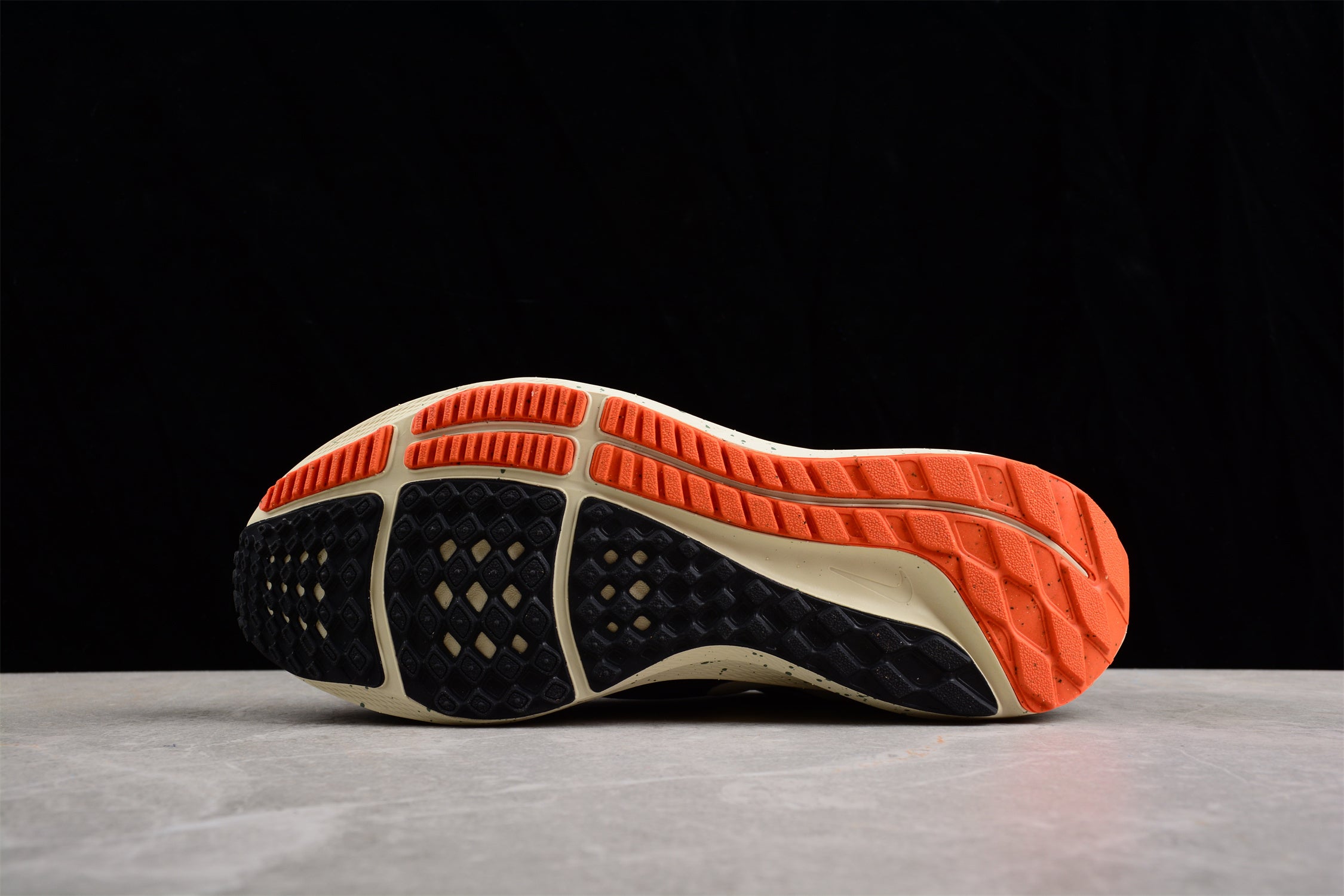 Nike Air Zoom Pegasus 39 Black Green Safety Orange - Image 2