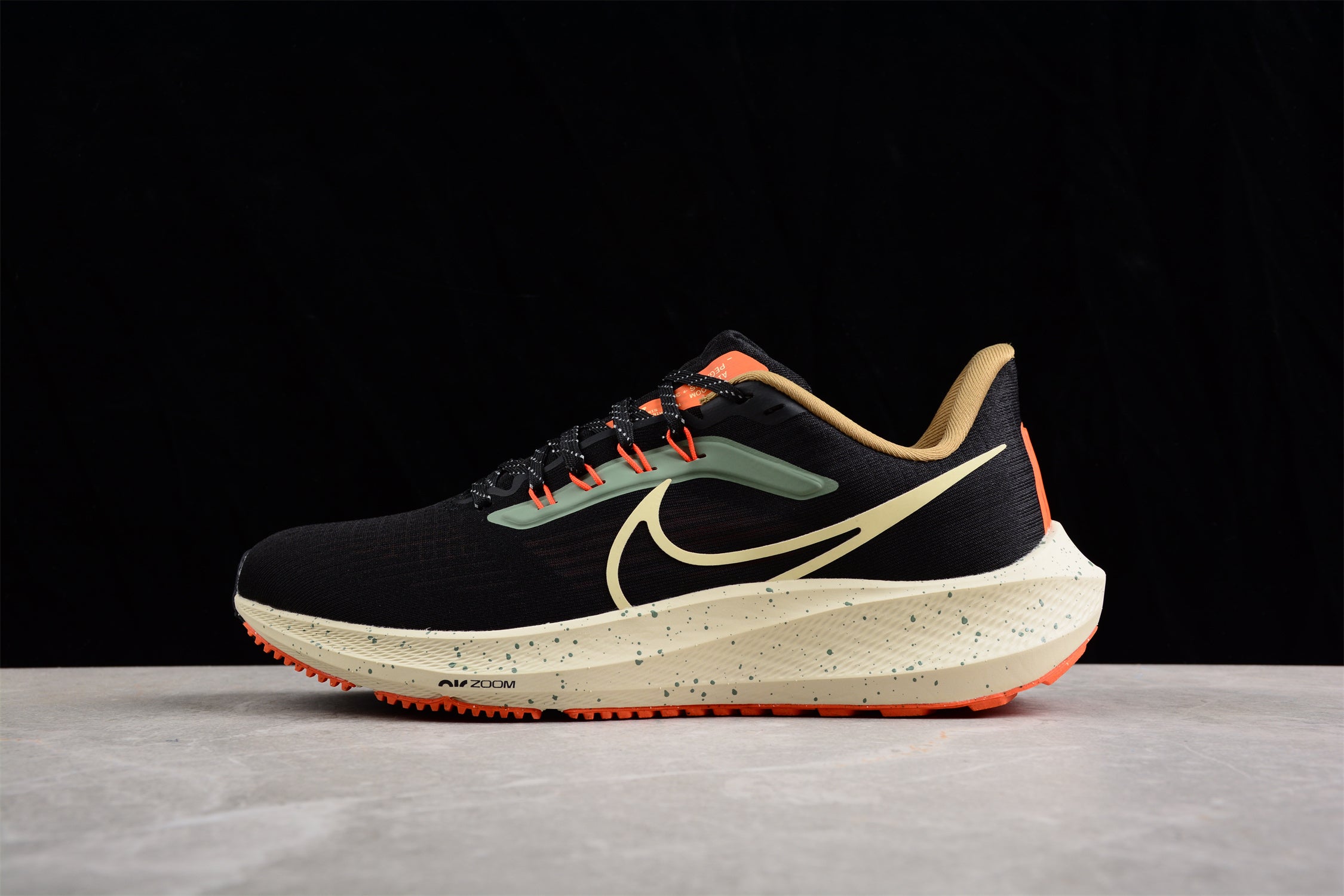 Nike Air Zoom Pegasus 39 Black Green Safety Orange - Image 4