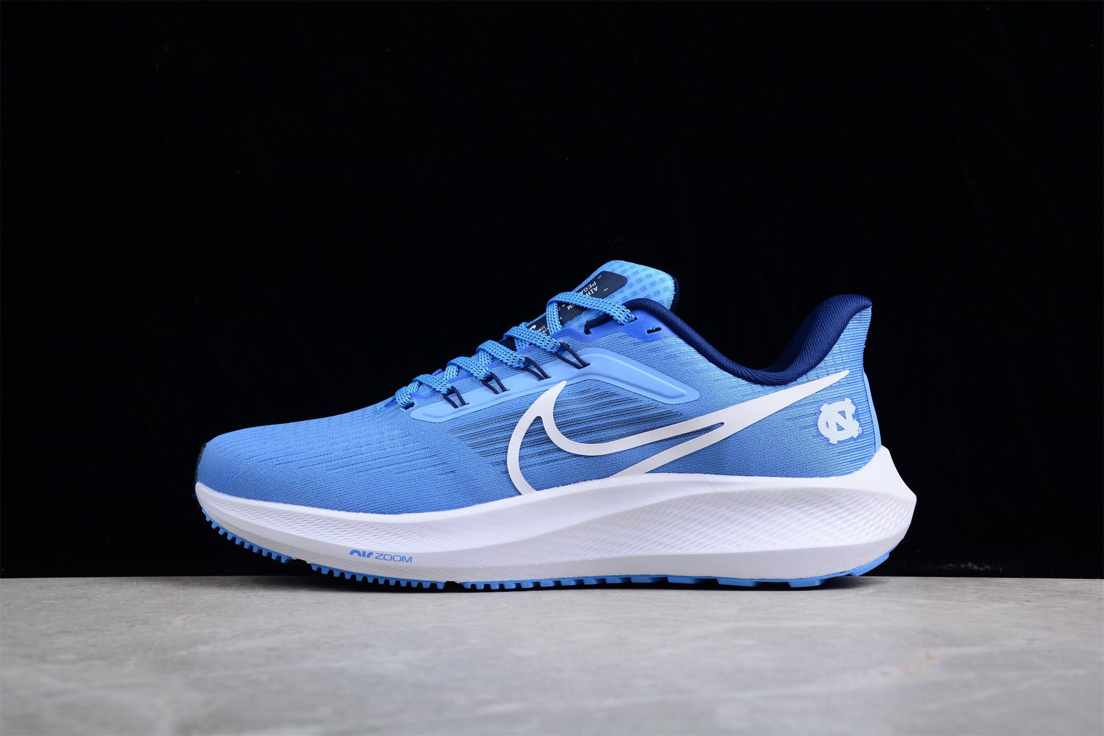Nike Air Zoom Pegasus 39 UNC - Image 2