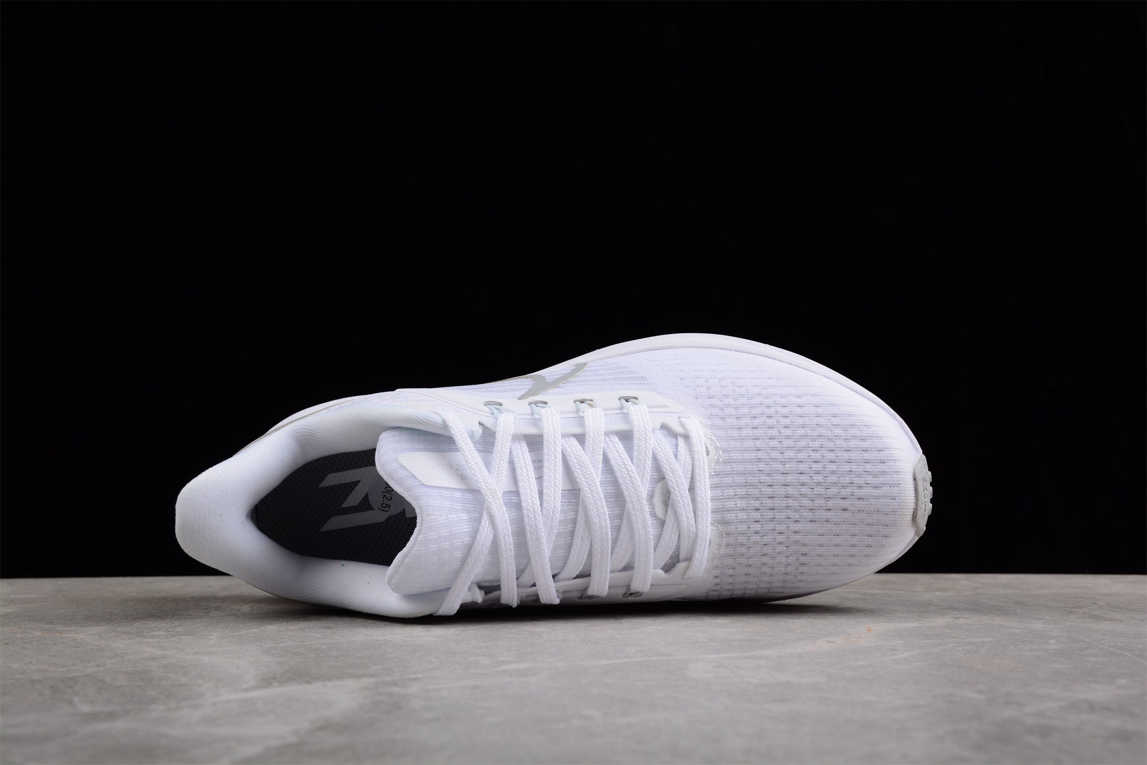 Nike Air Zoom Pegasus 39 'White Grey Fog' - Image 4