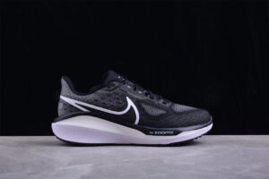 Nike Air Zoom Vomero 17