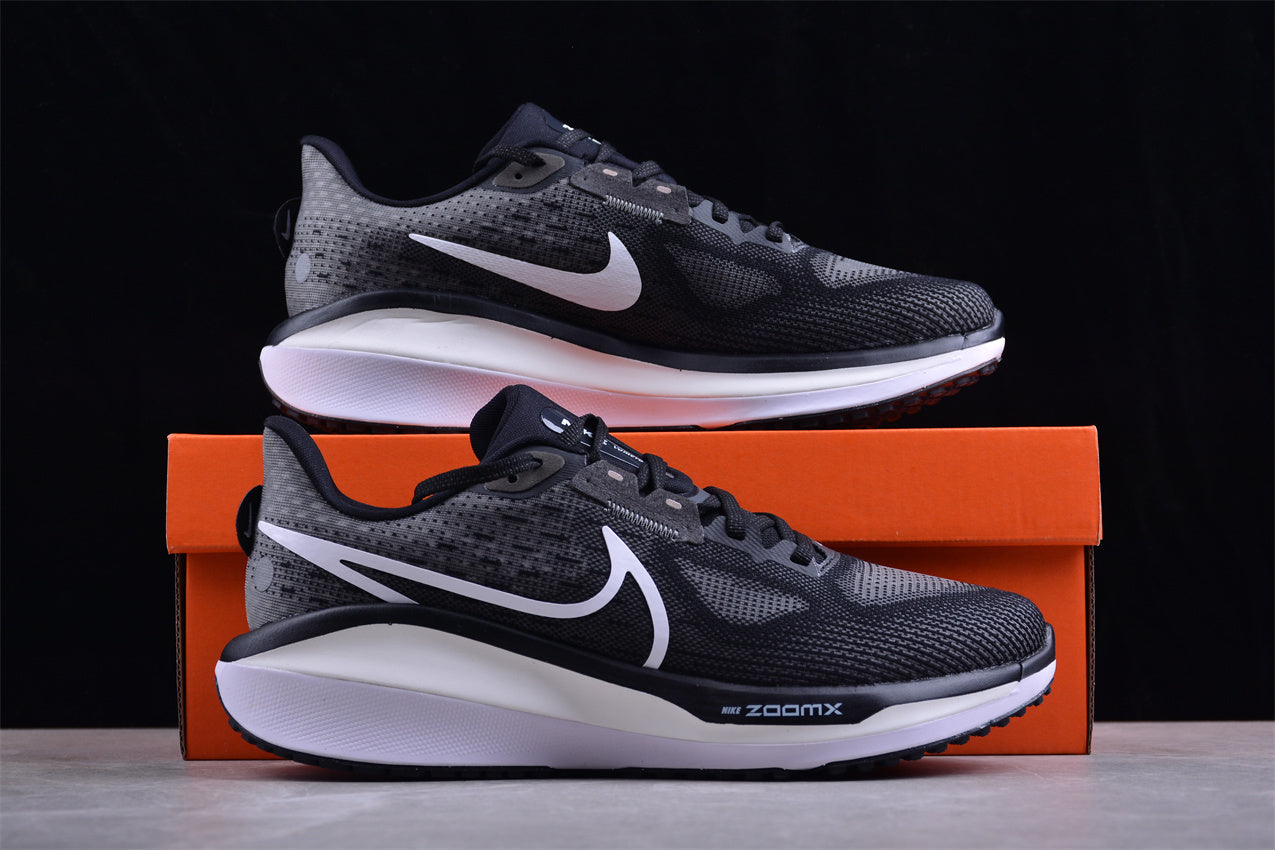 Nike Air Zoom Vomero 17 - Image 4
